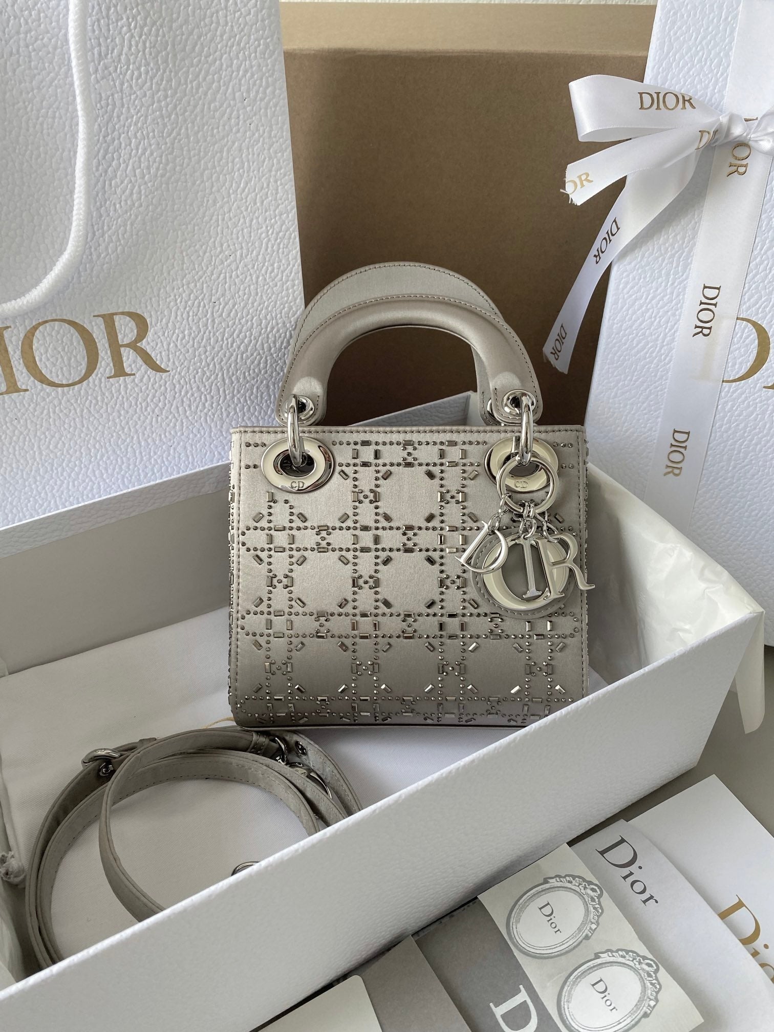 DIOR