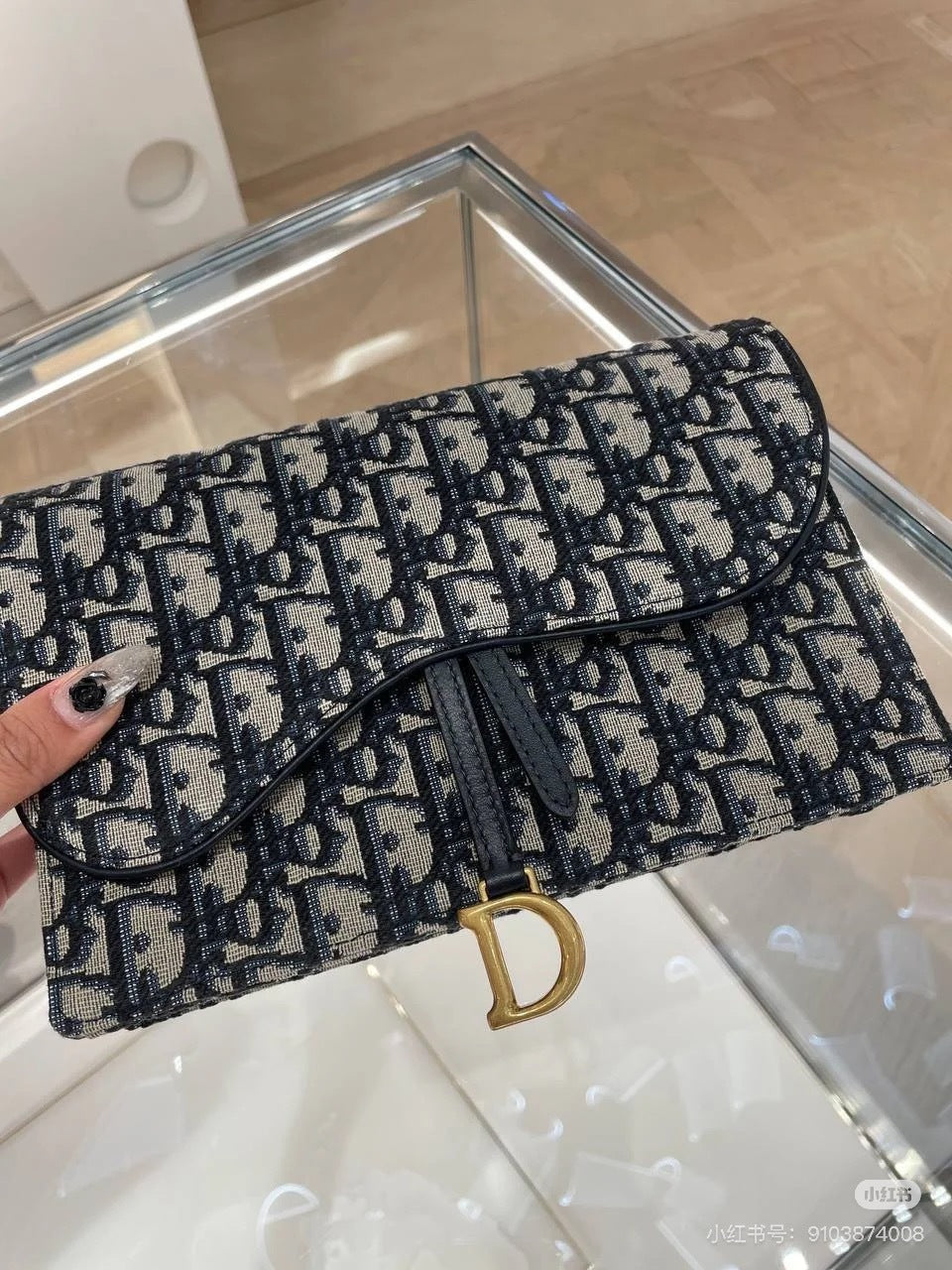 DIOR
