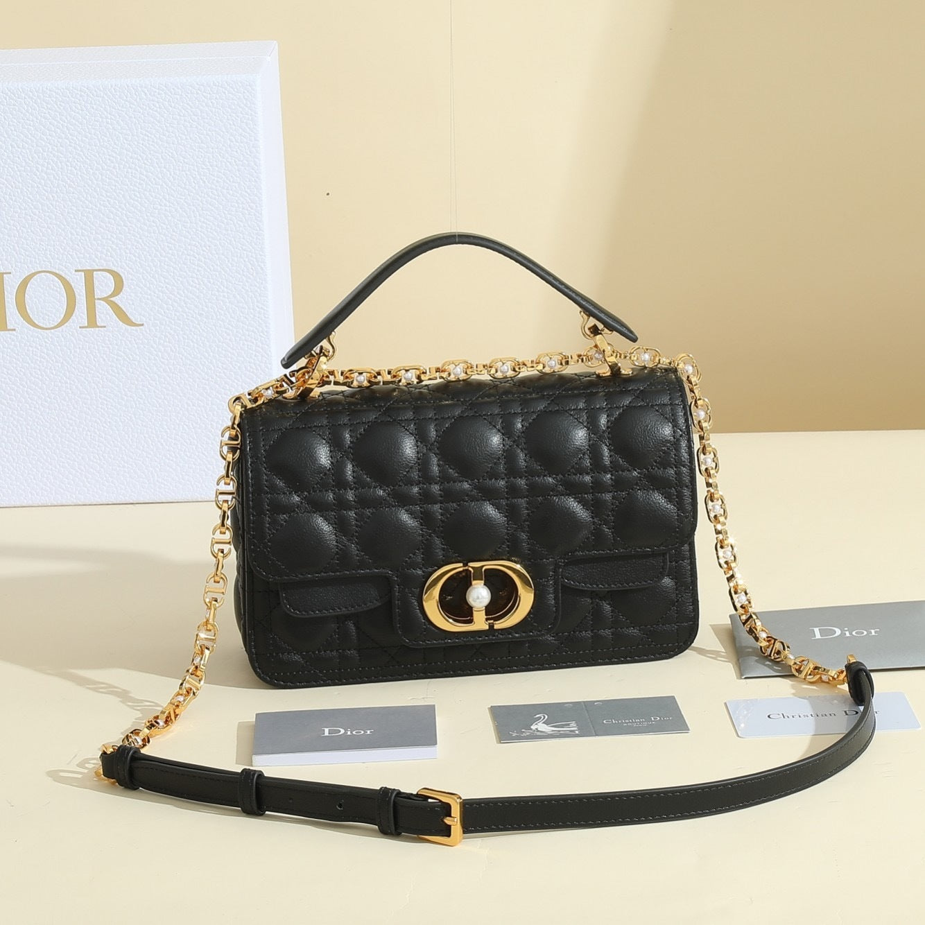 DIOR