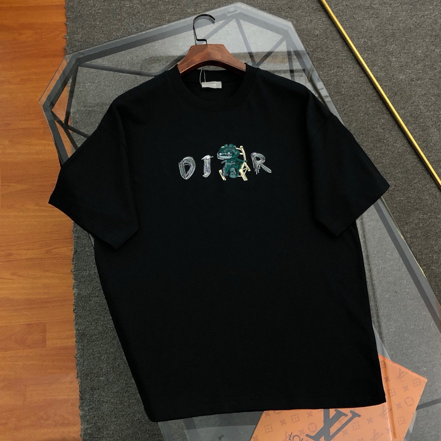 DIOR