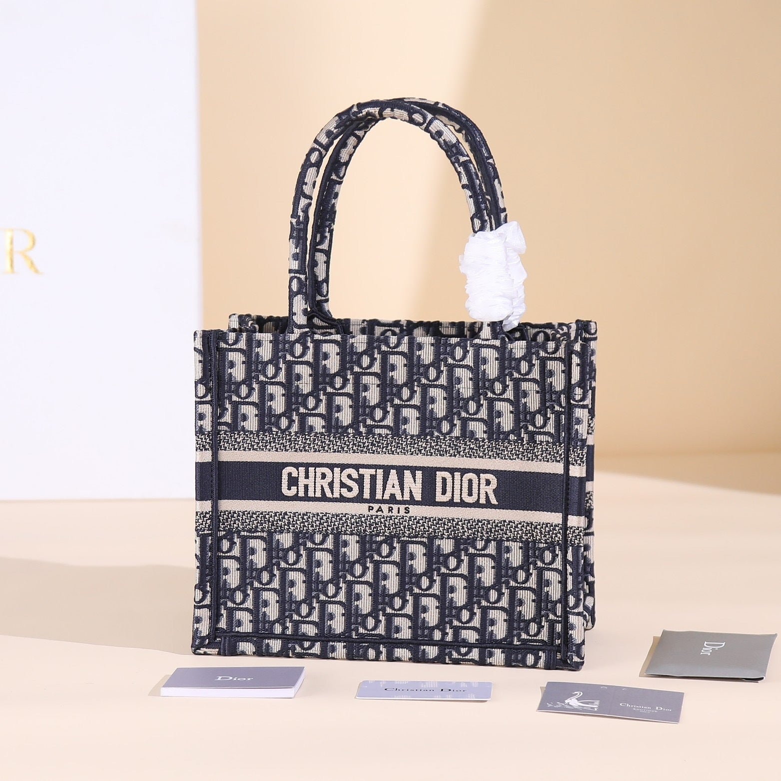 DIOR