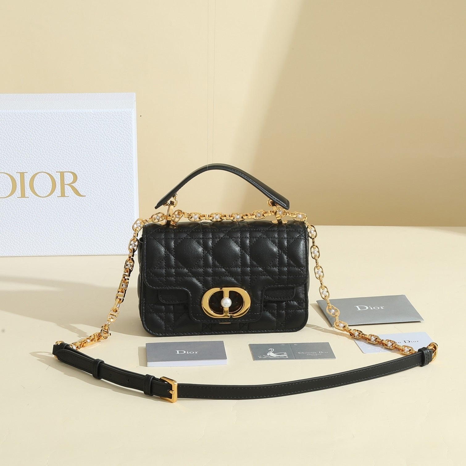 DIOR
