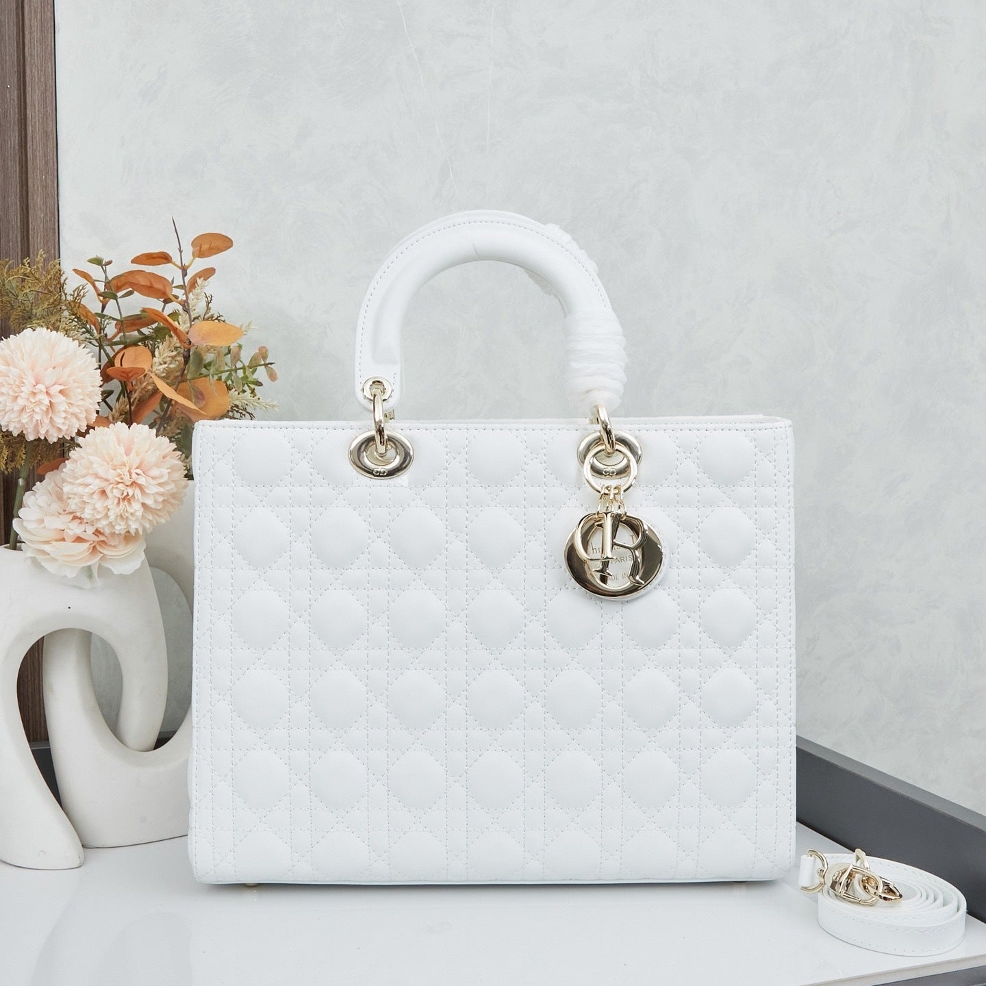 DIOR