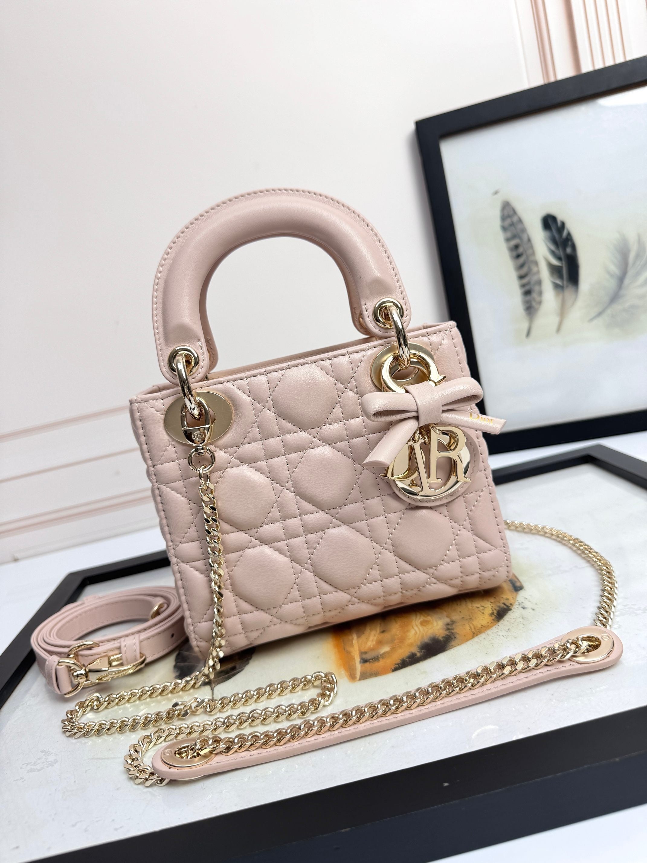DIOR