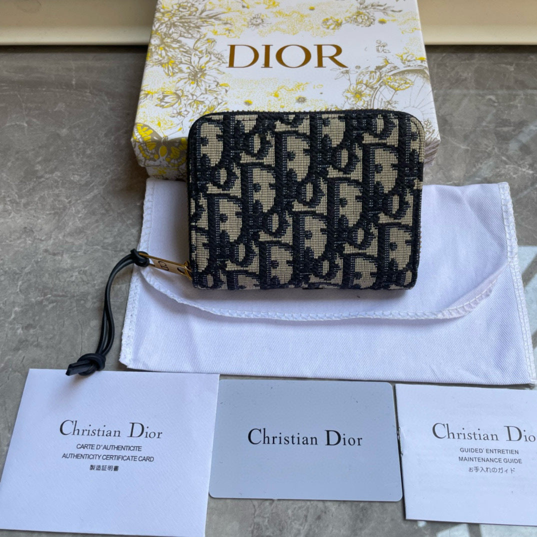 DIOR