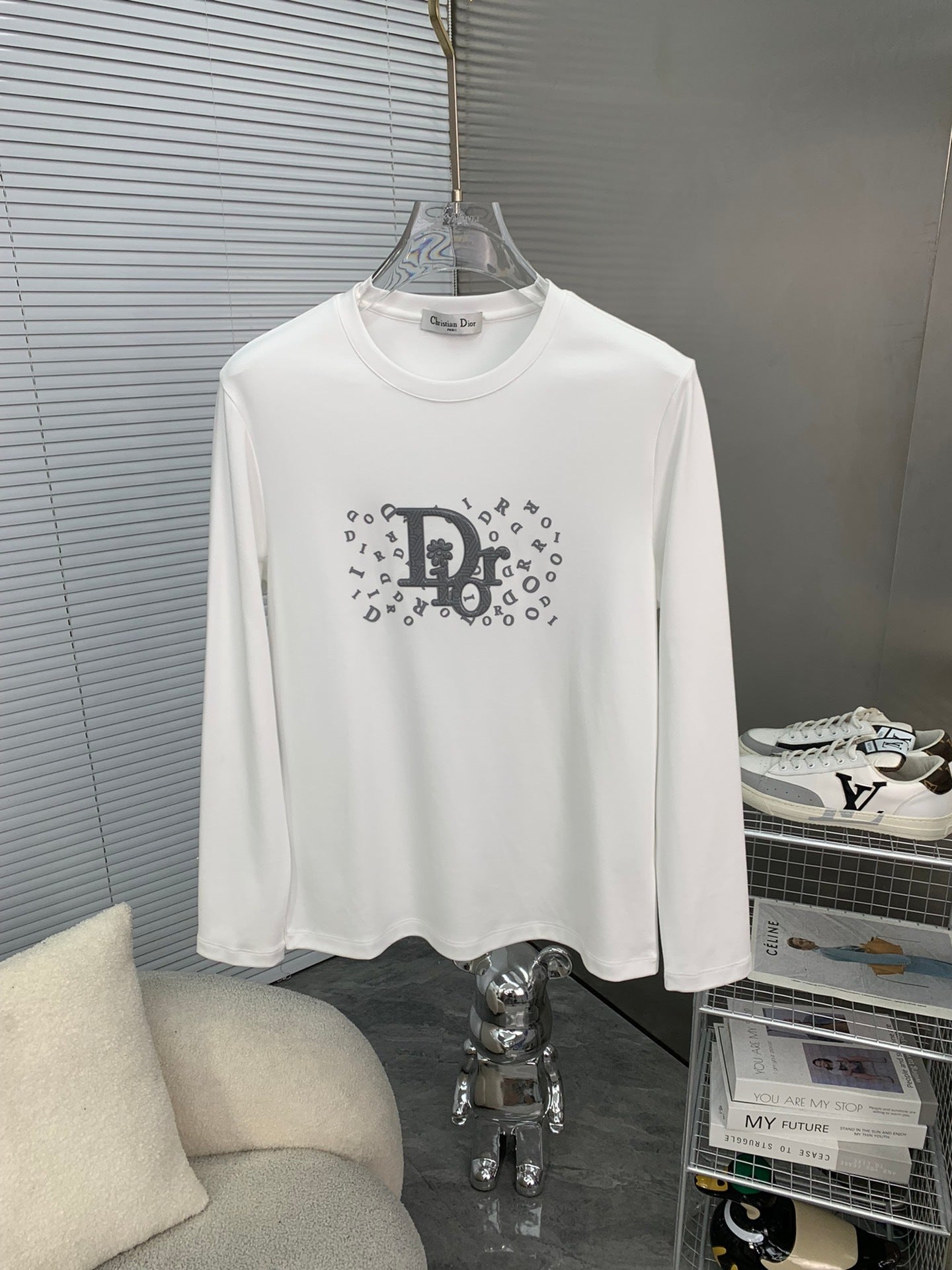 DIOR