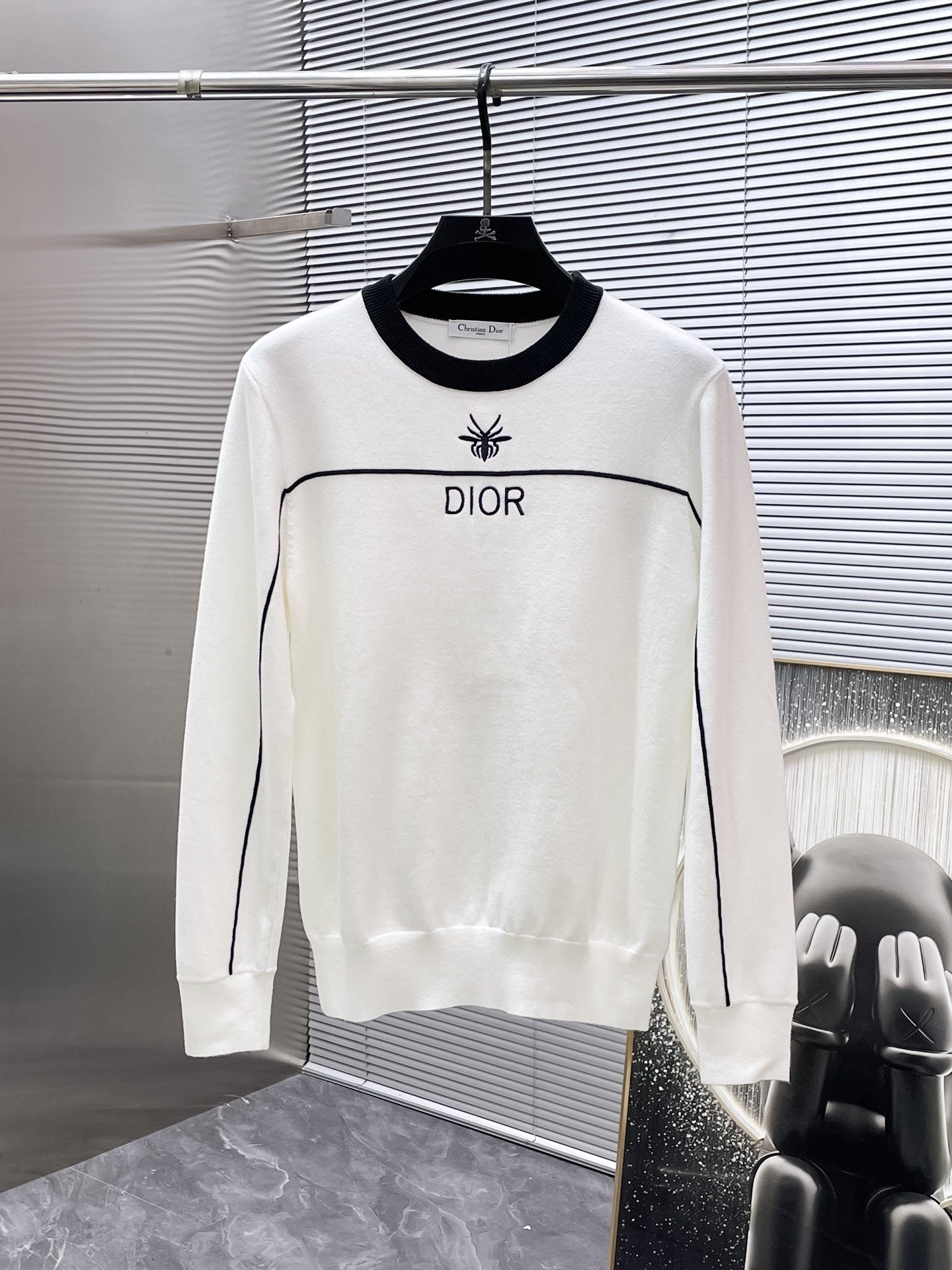 DIOR