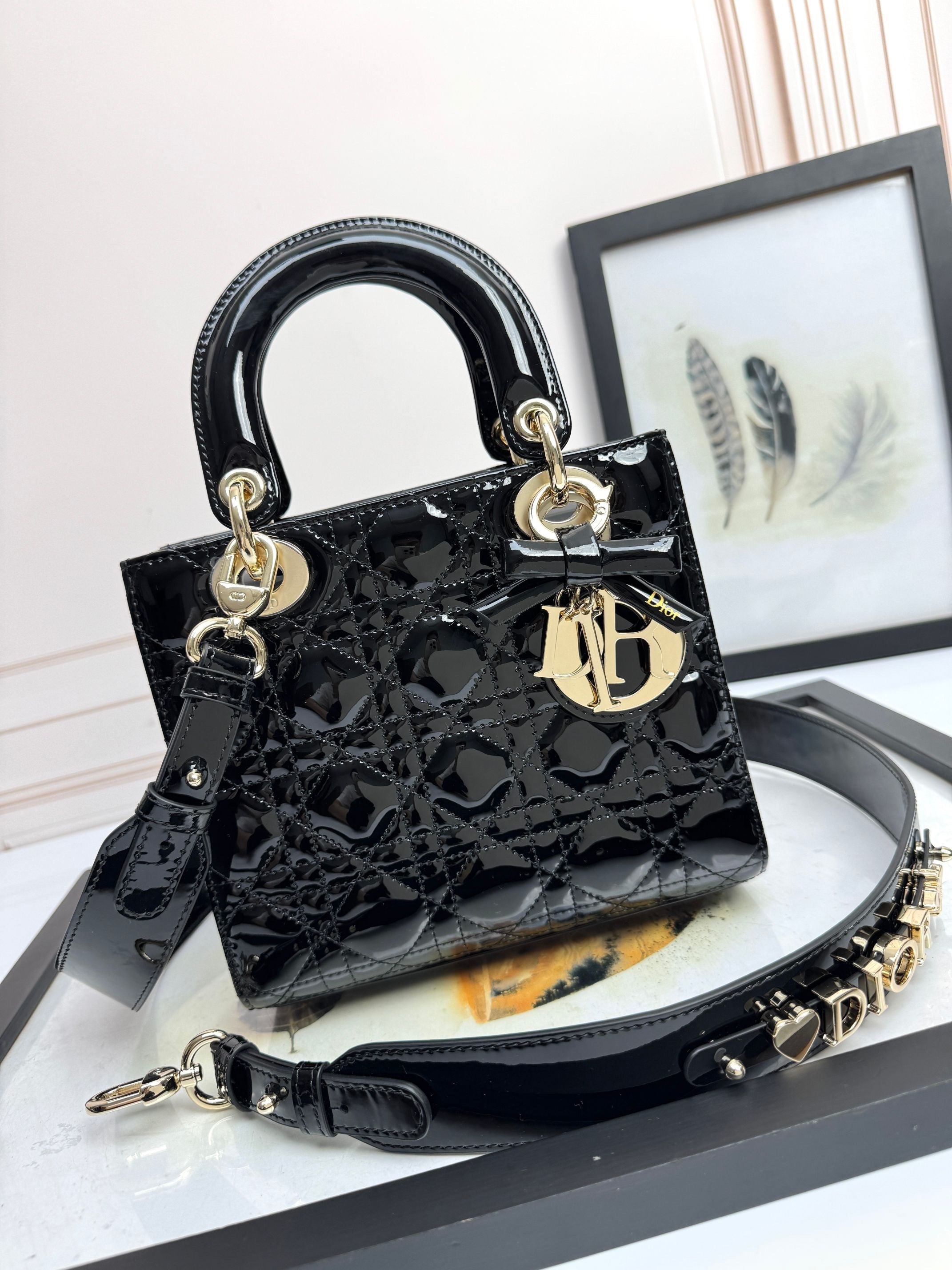 DIOR