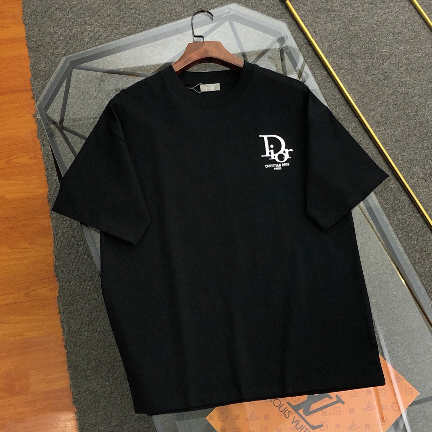 DIOR
