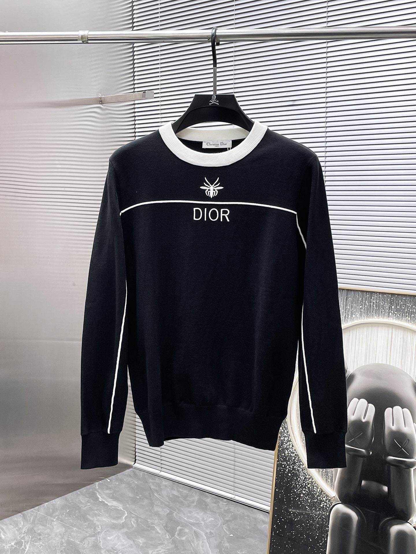 DIOR