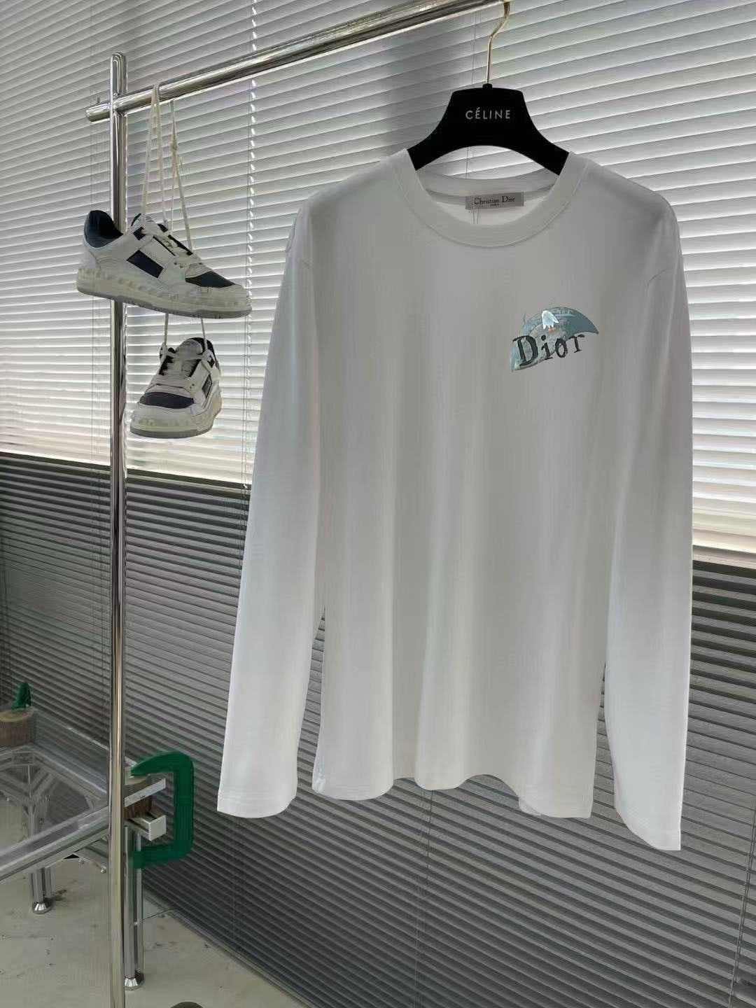 DIOR