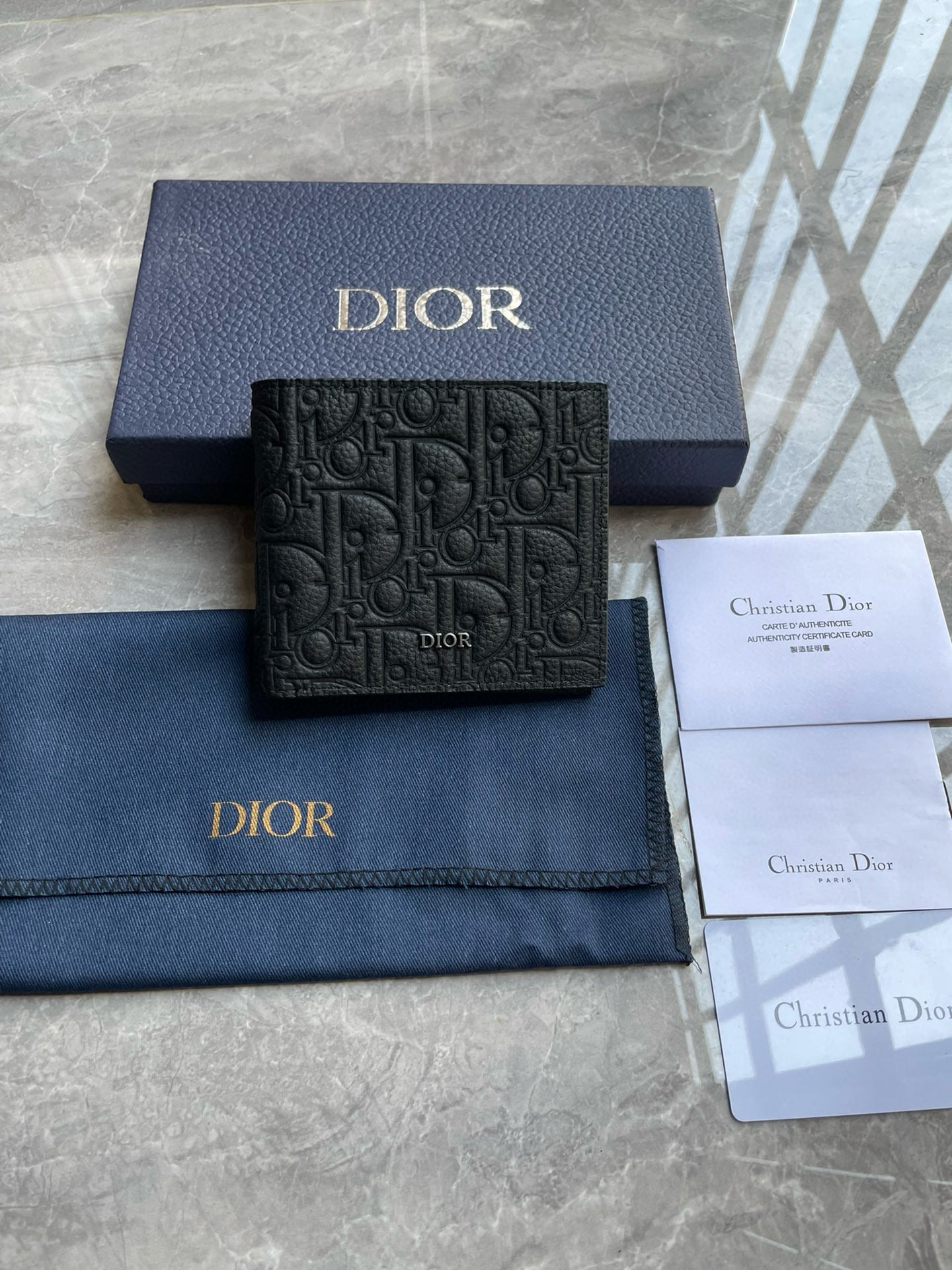DIOR