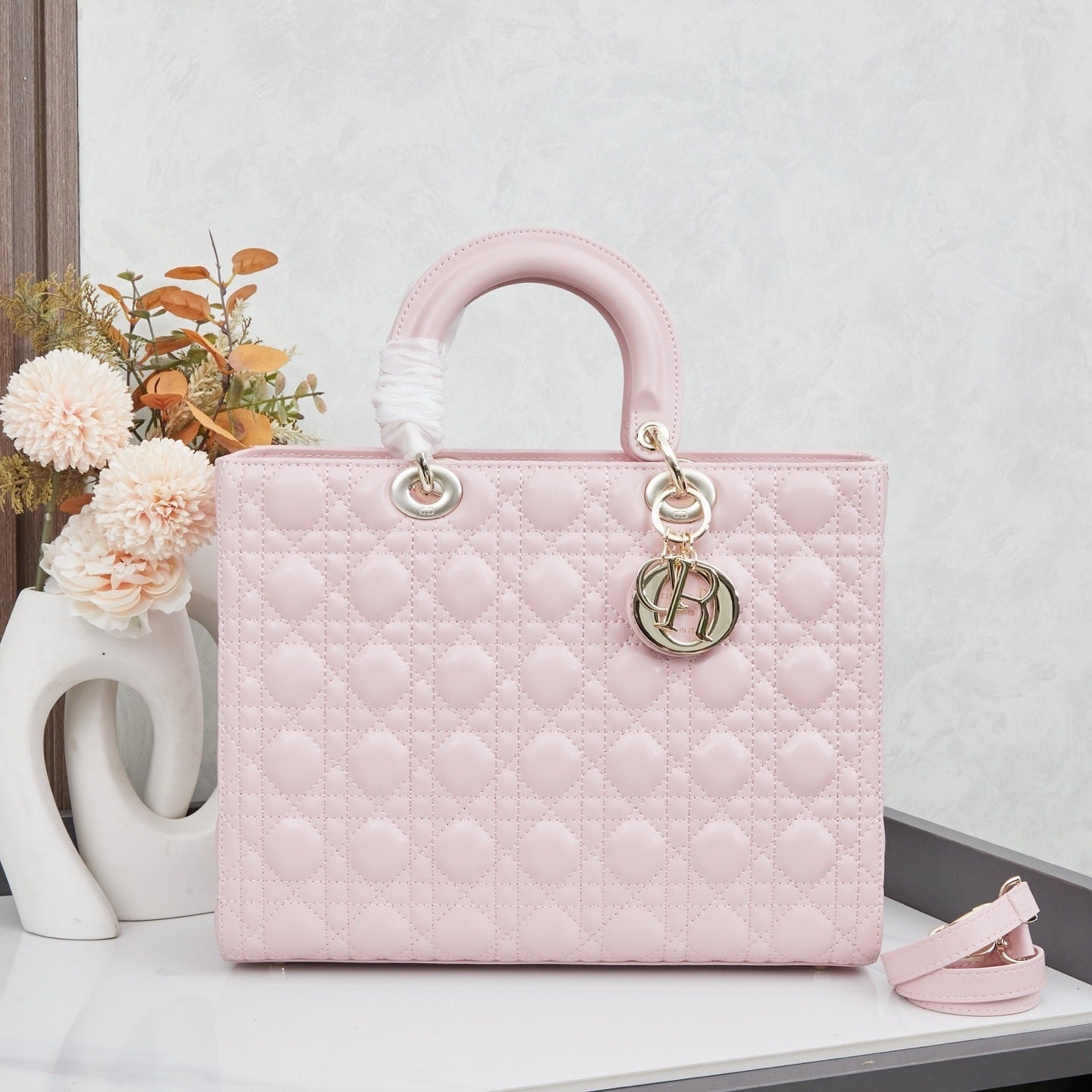 DIOR