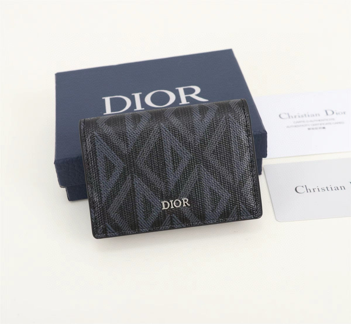 DIOR