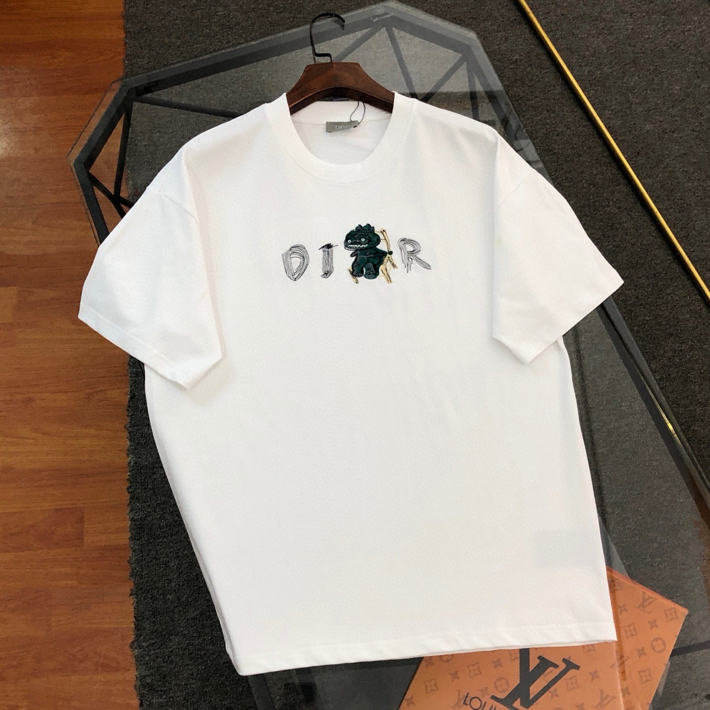 DIOR