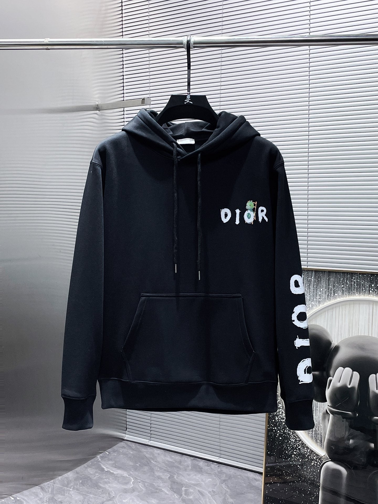DIOR