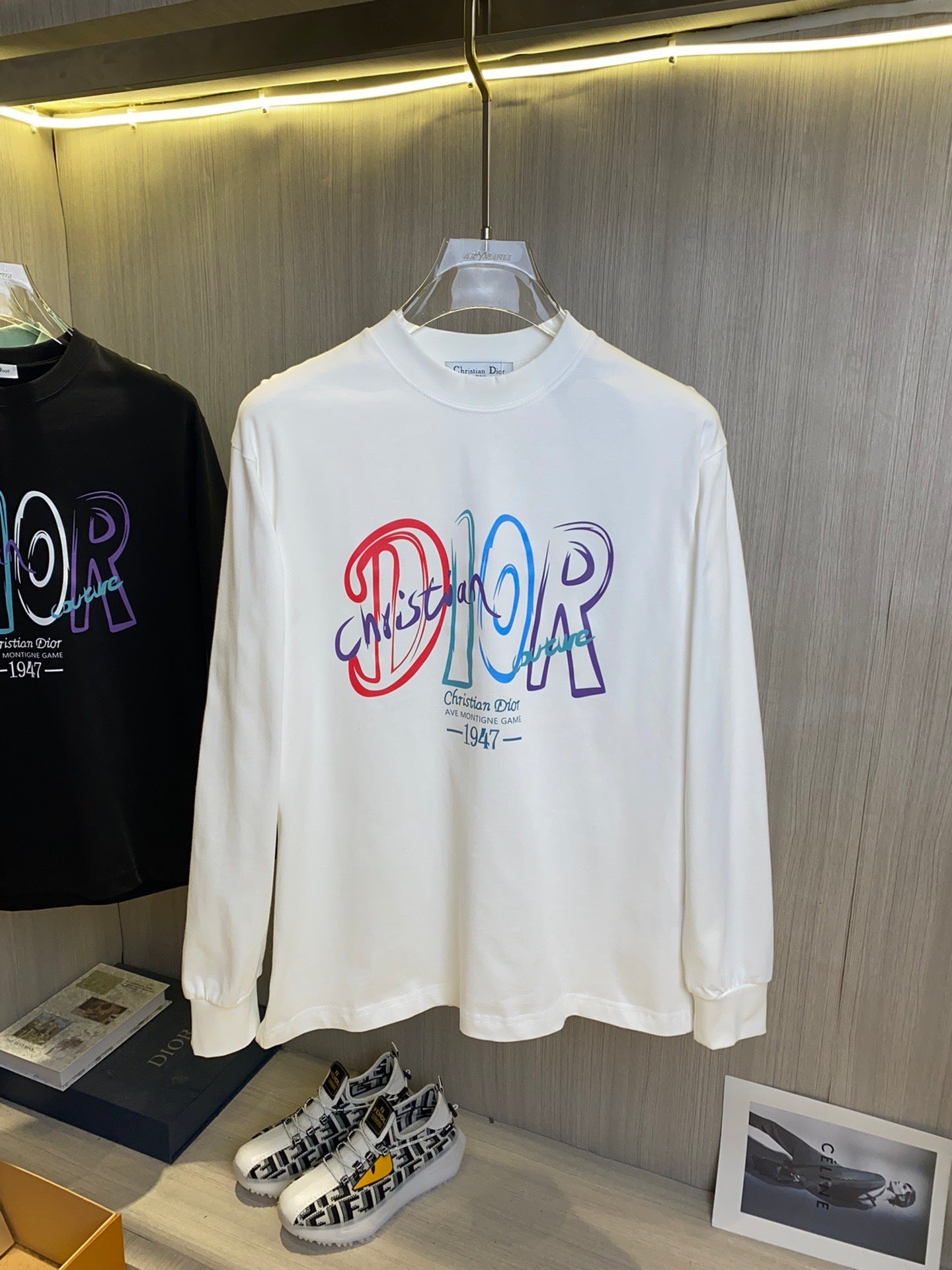 DIOR