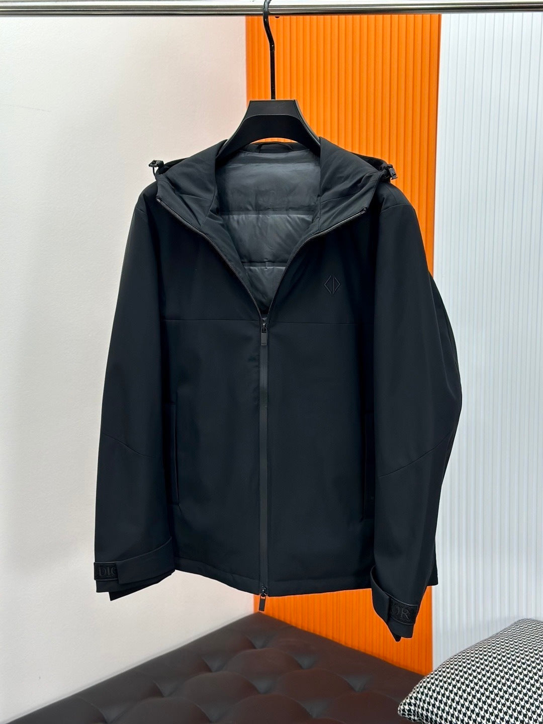 DIOR
