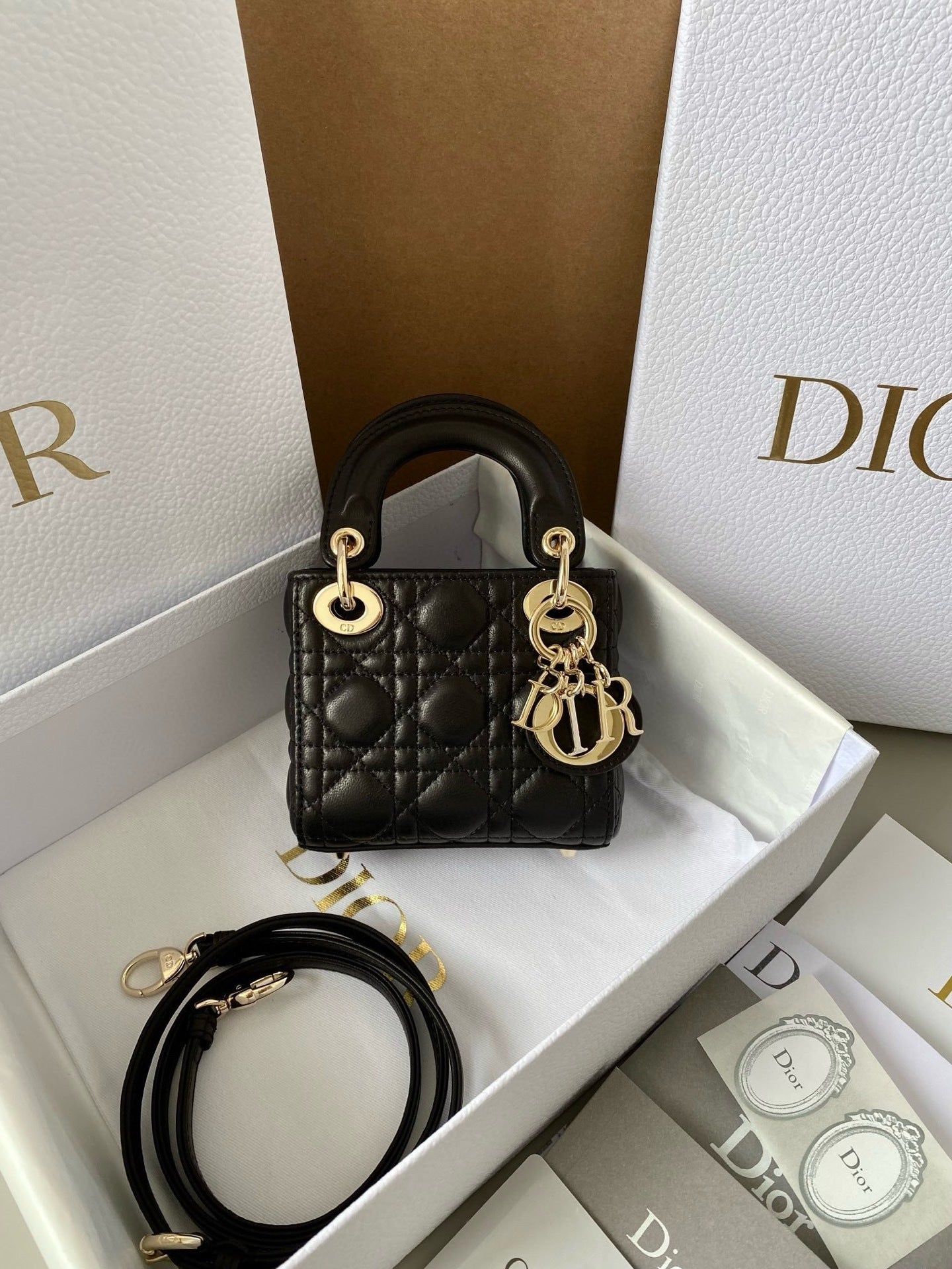 DIOR