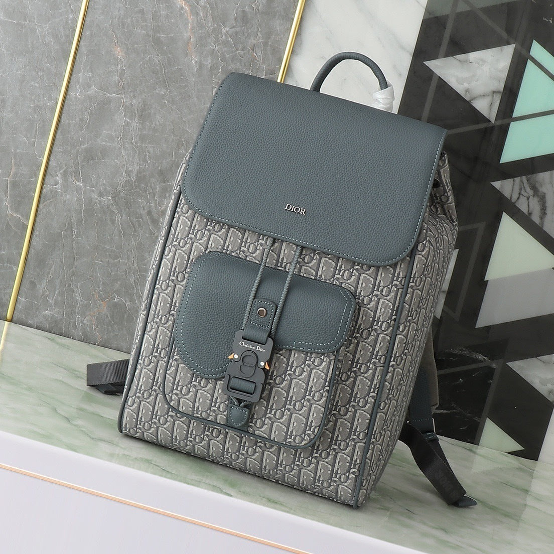 DIOR