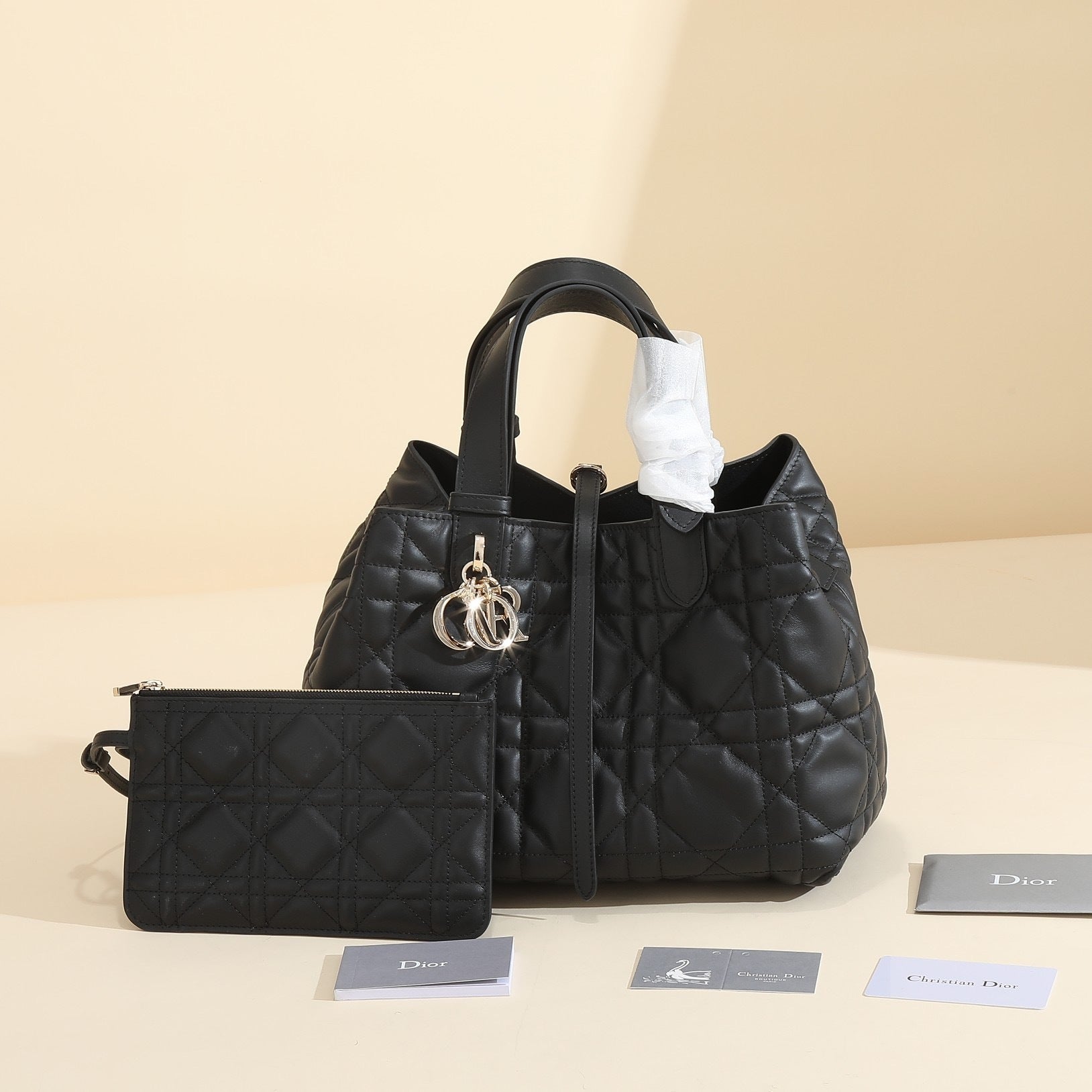 DIOR