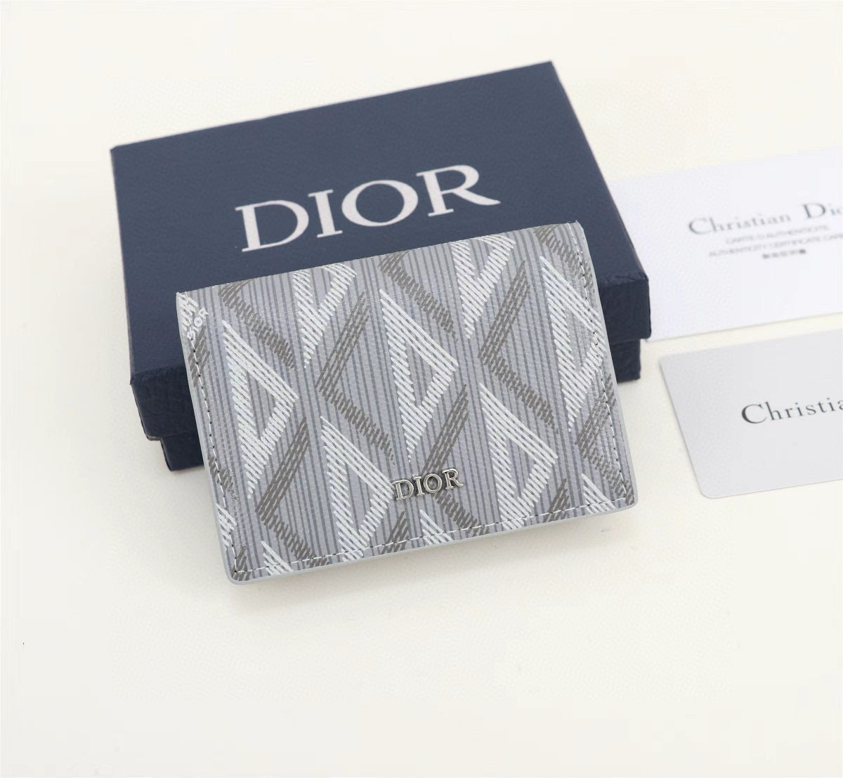 DIOR