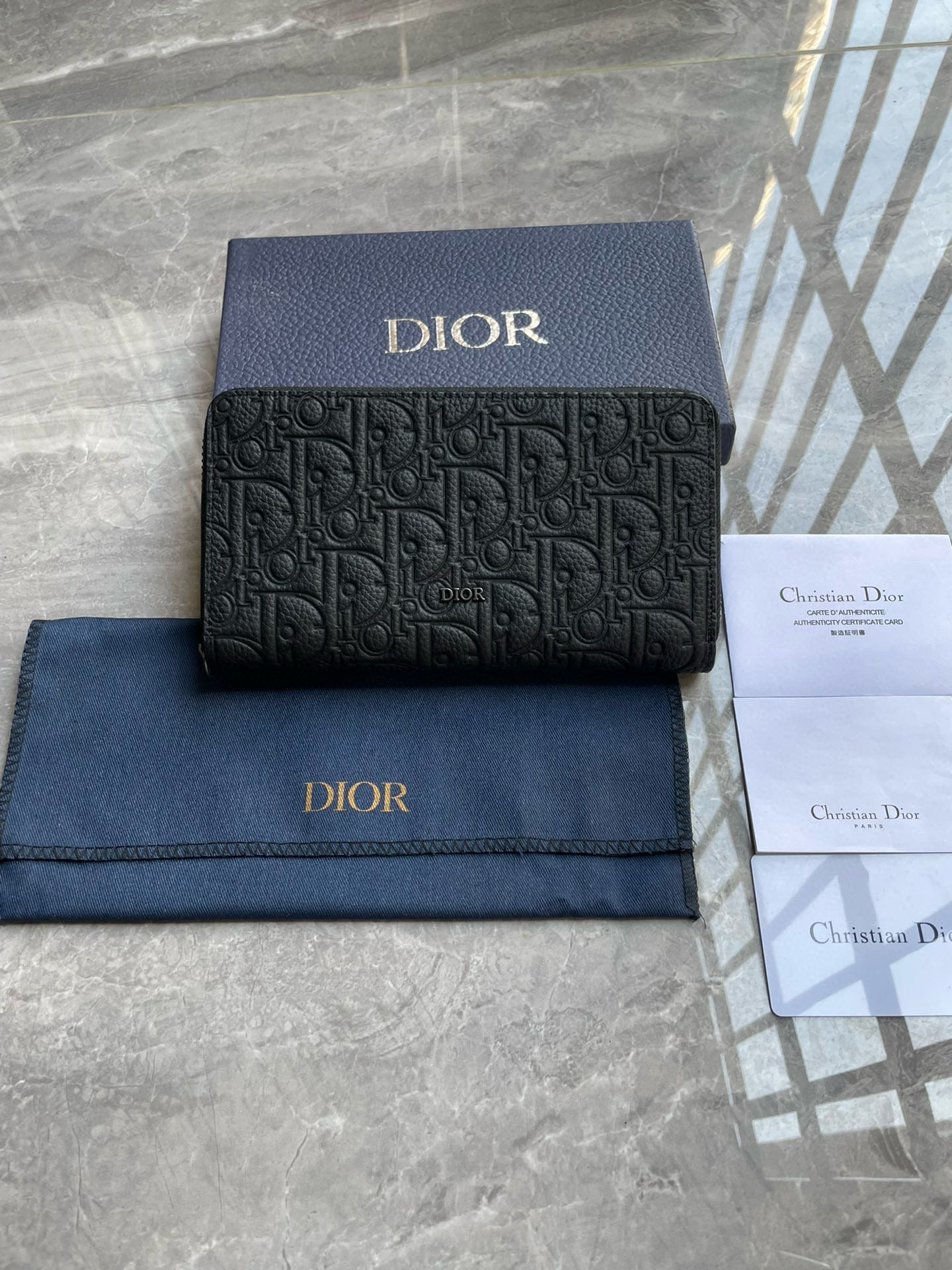 DIOR