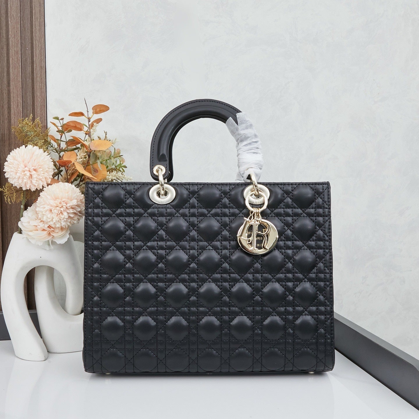 DIOR