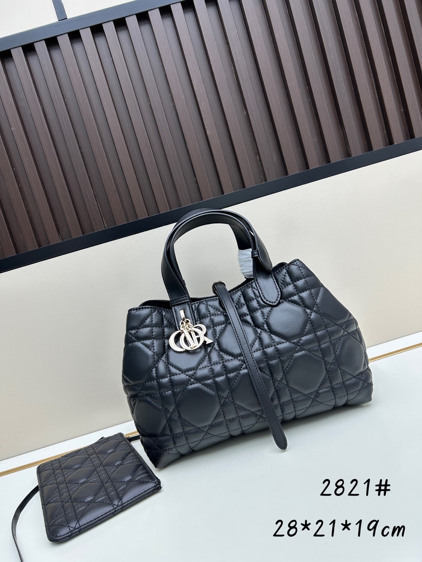 DIOR