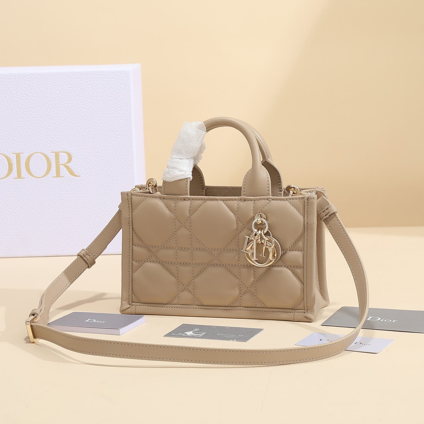 DIOR