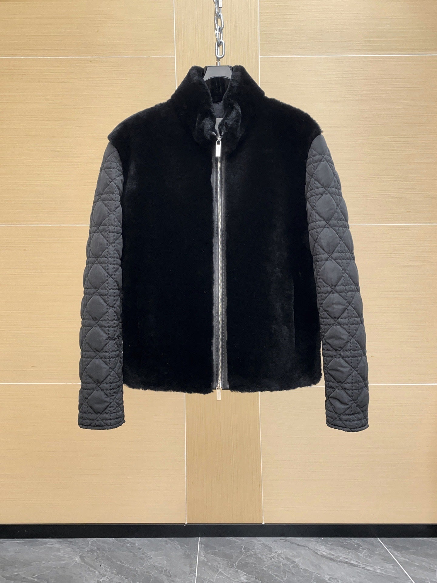 DIOR