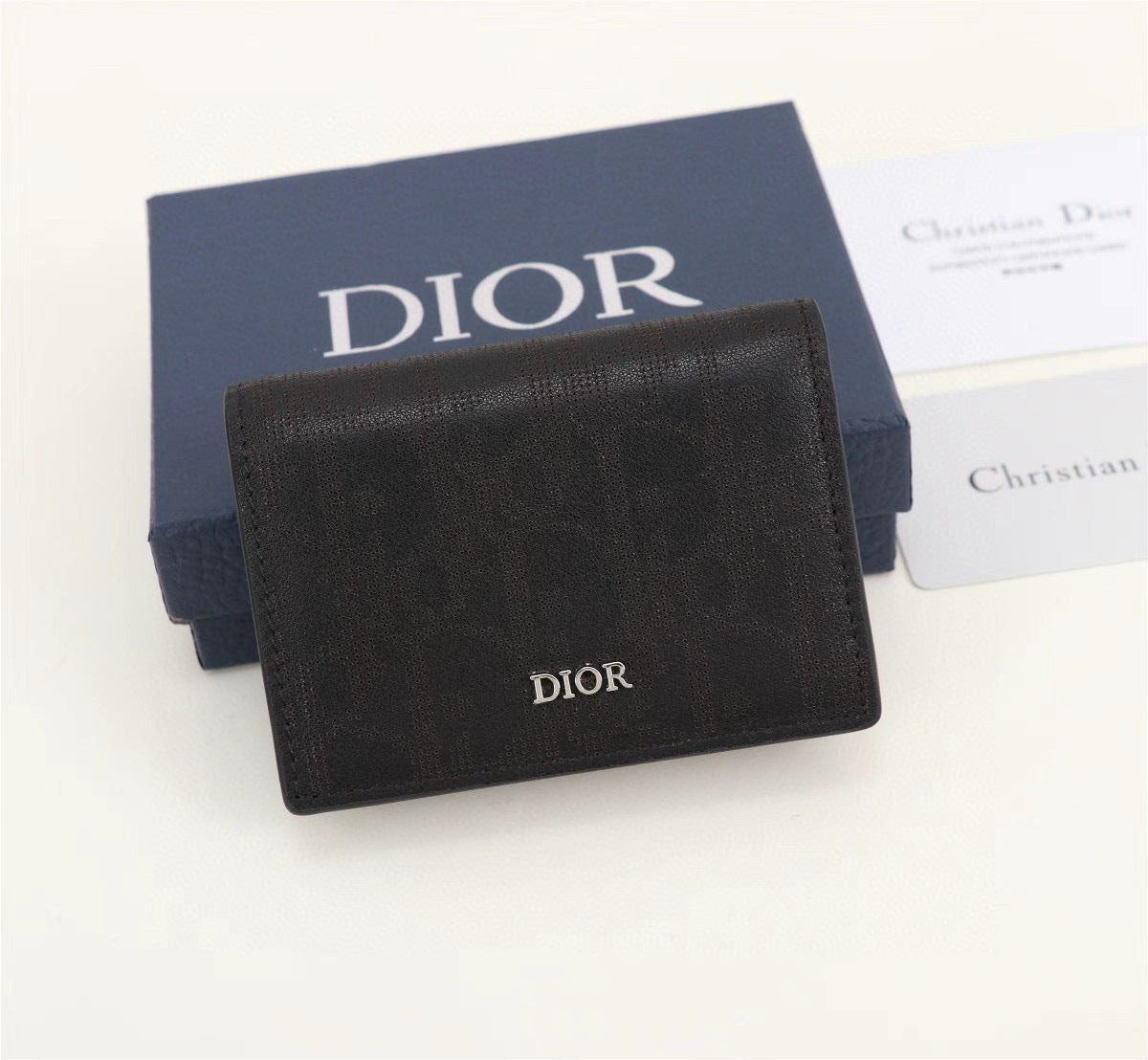 DIOR