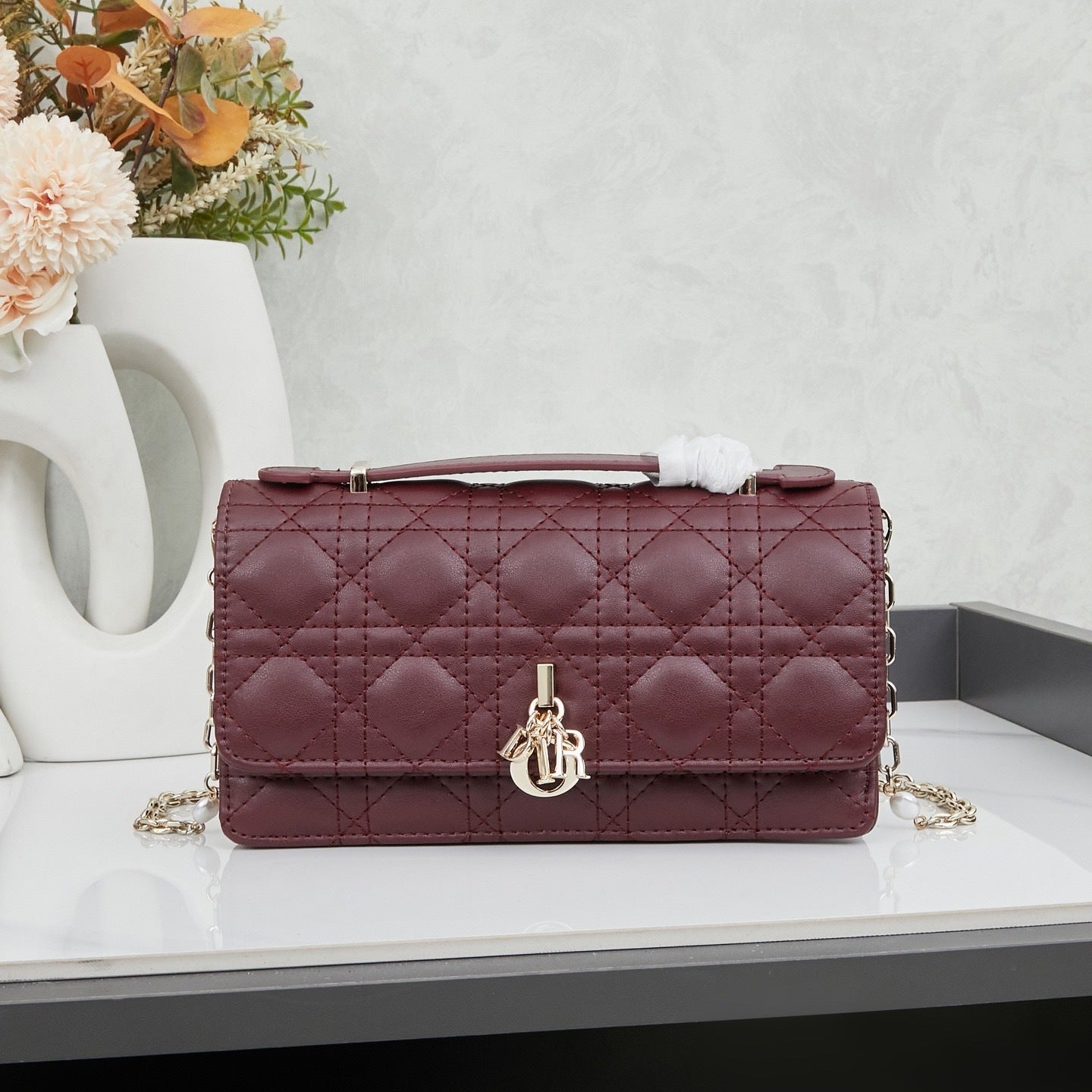 DIOR