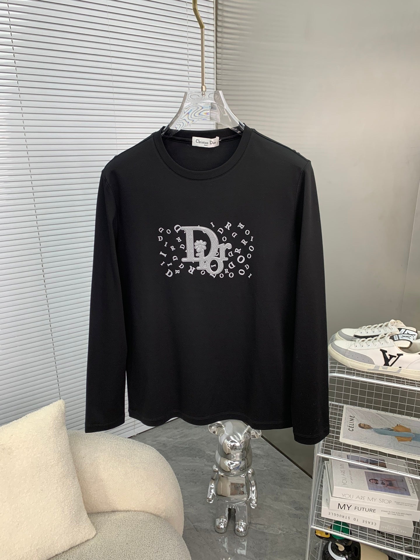 DIOR