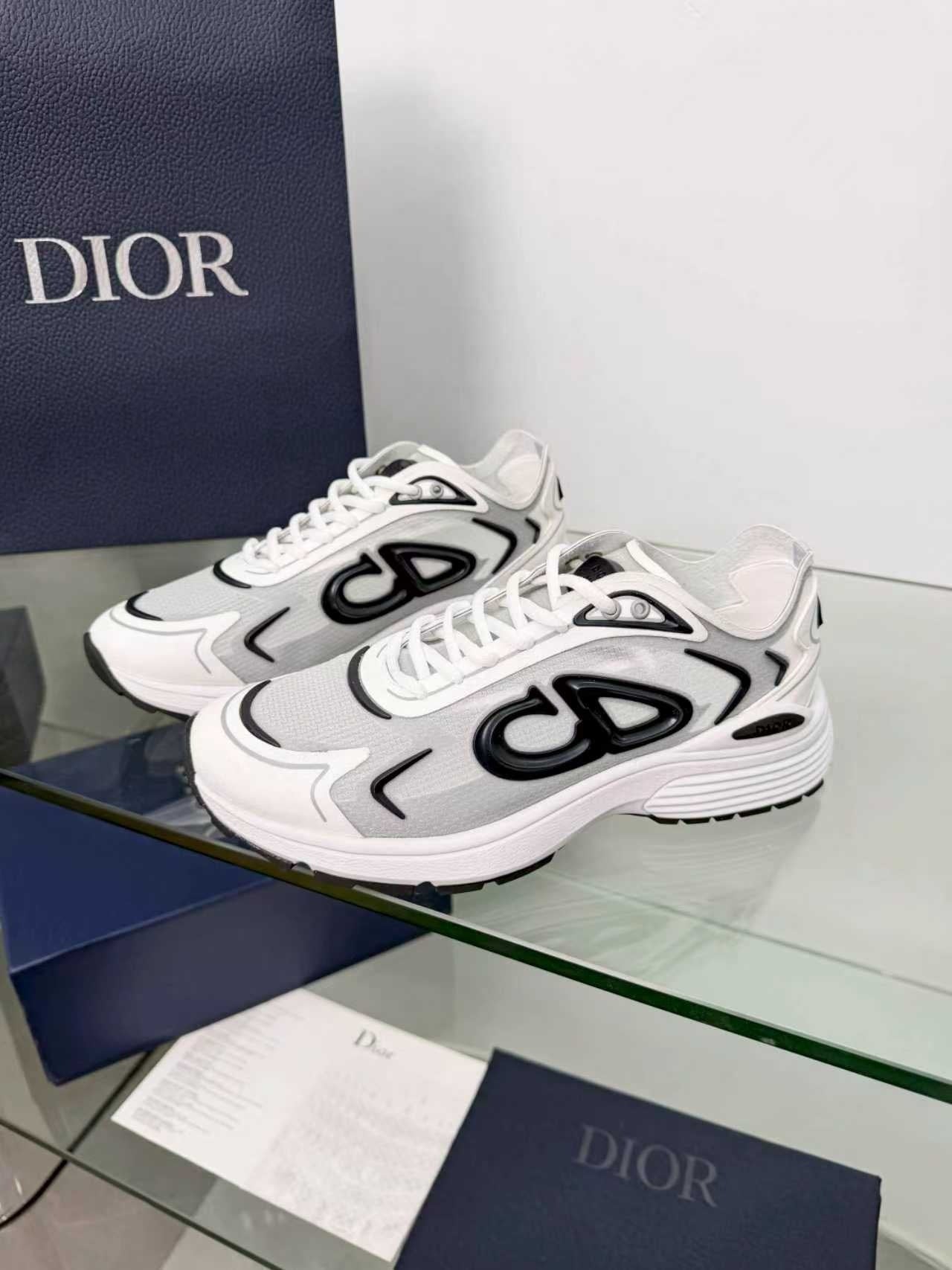 DIOR