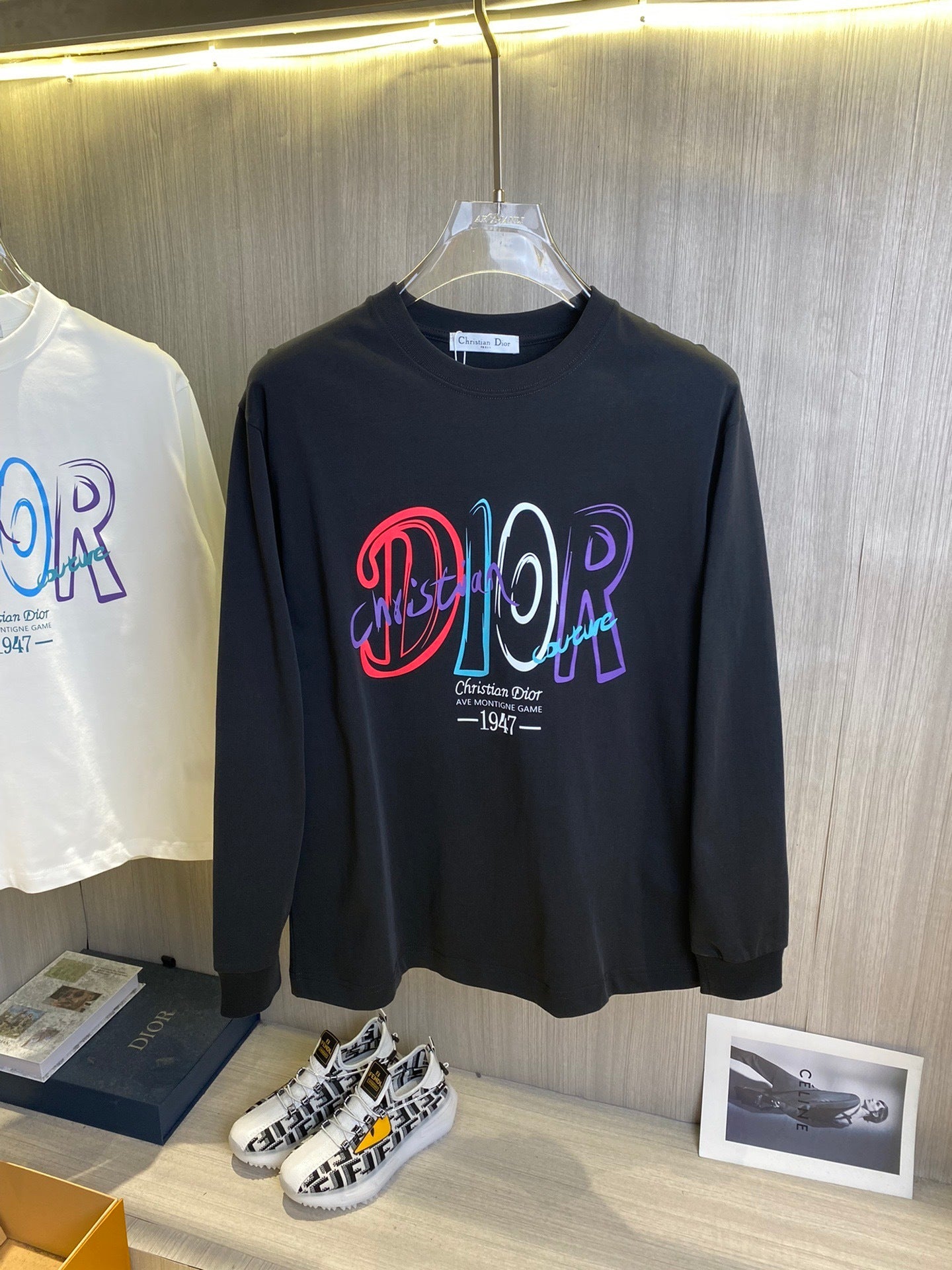 DIOR