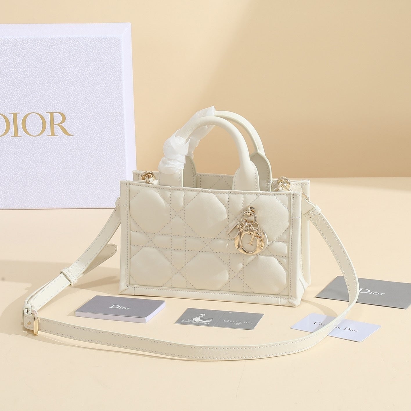 DIOR