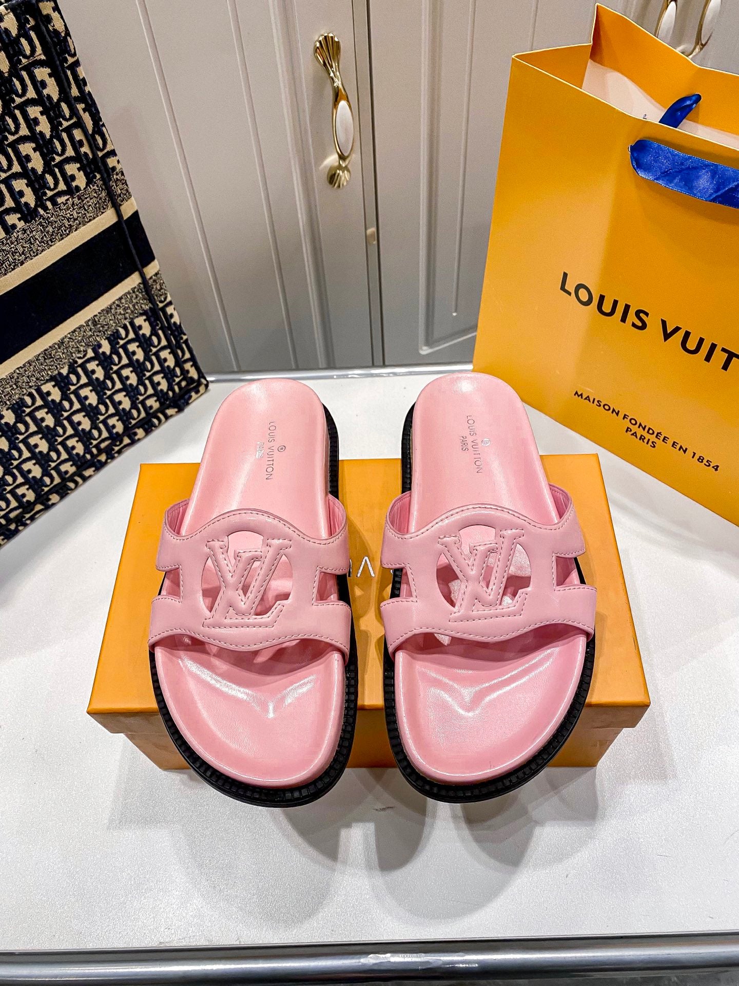 LV