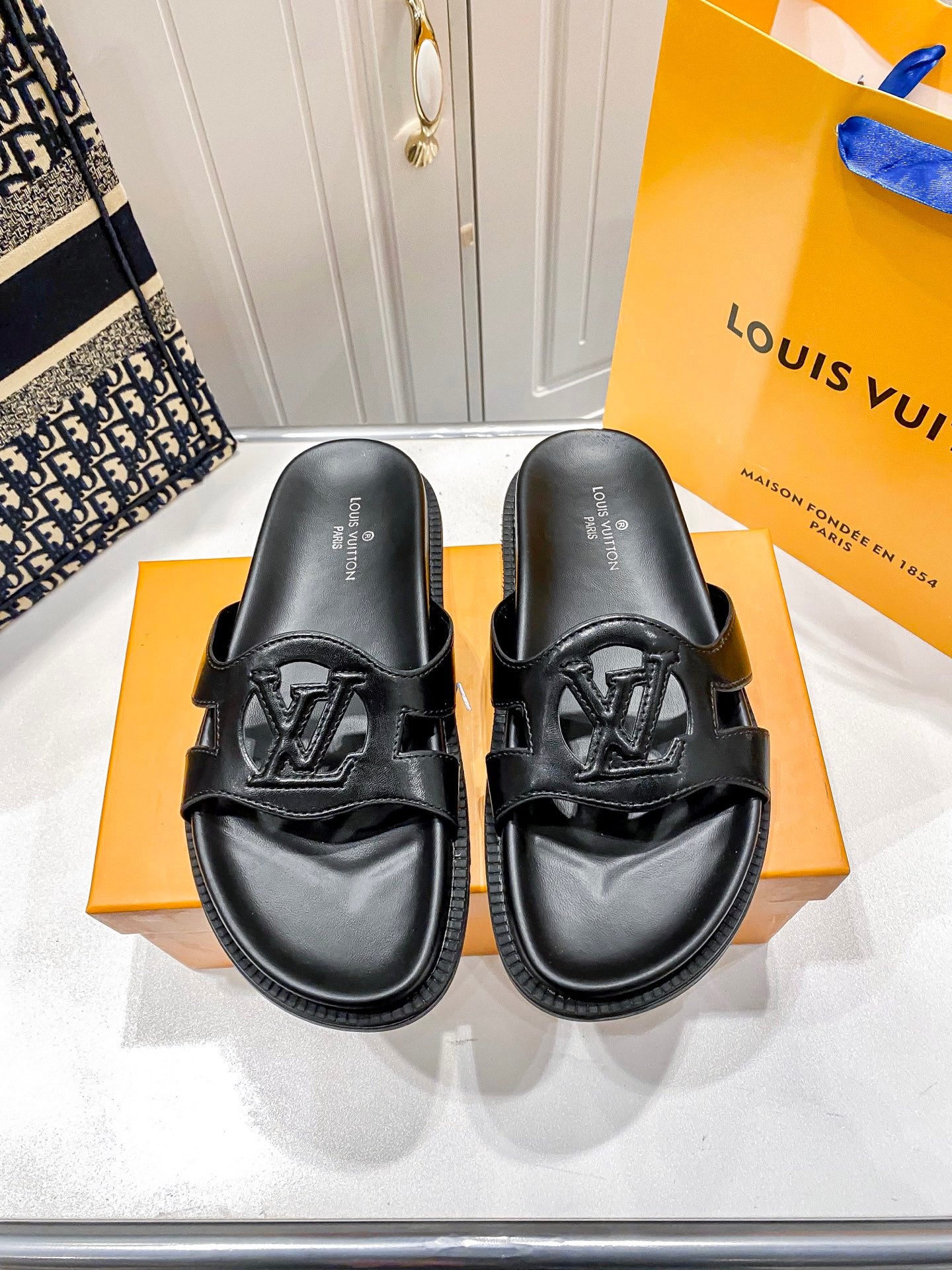 LV
