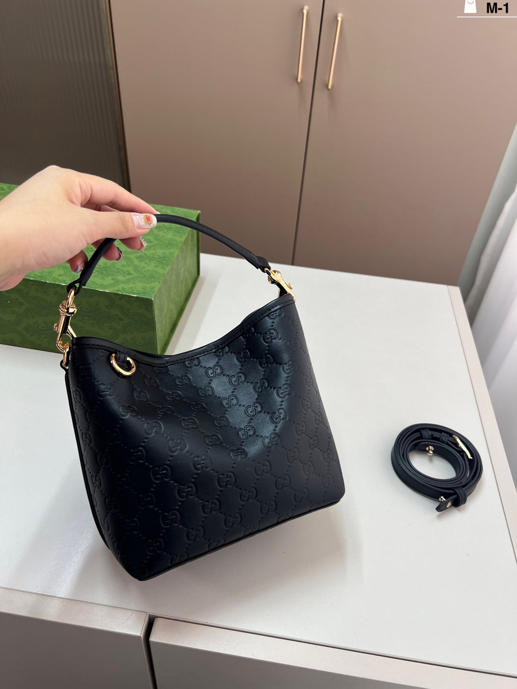 Gucci (multi color)