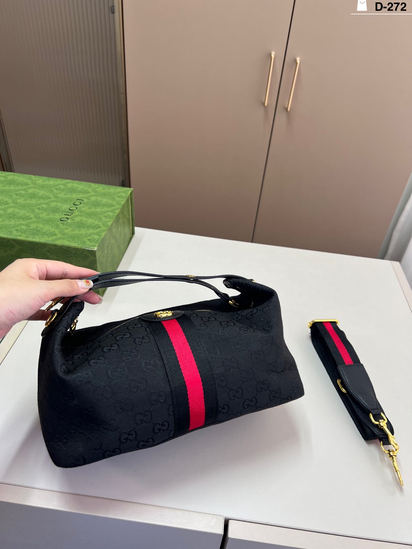 Gucci (multi color)