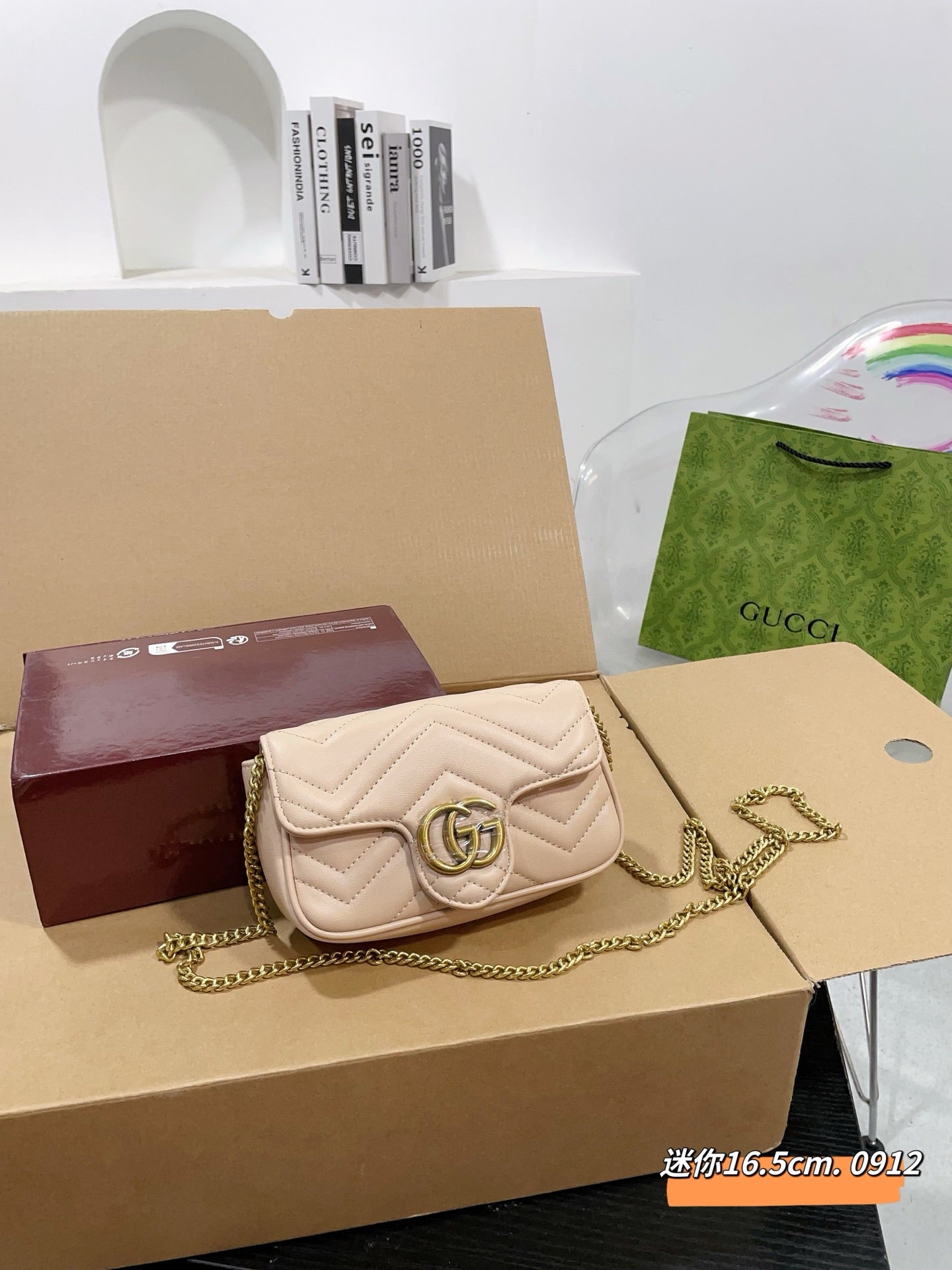 Gucci (multi color)