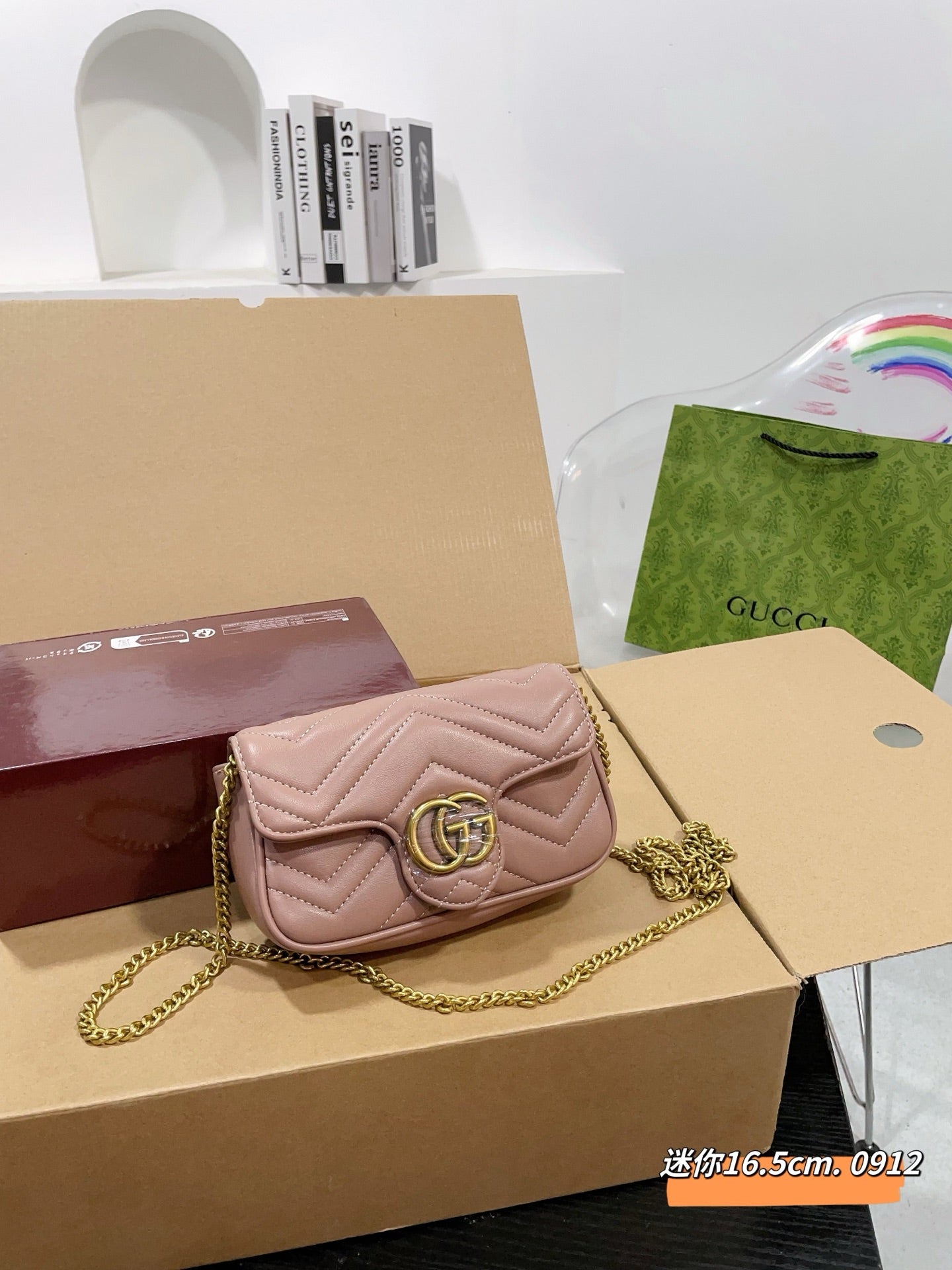 Gucci (multi color)