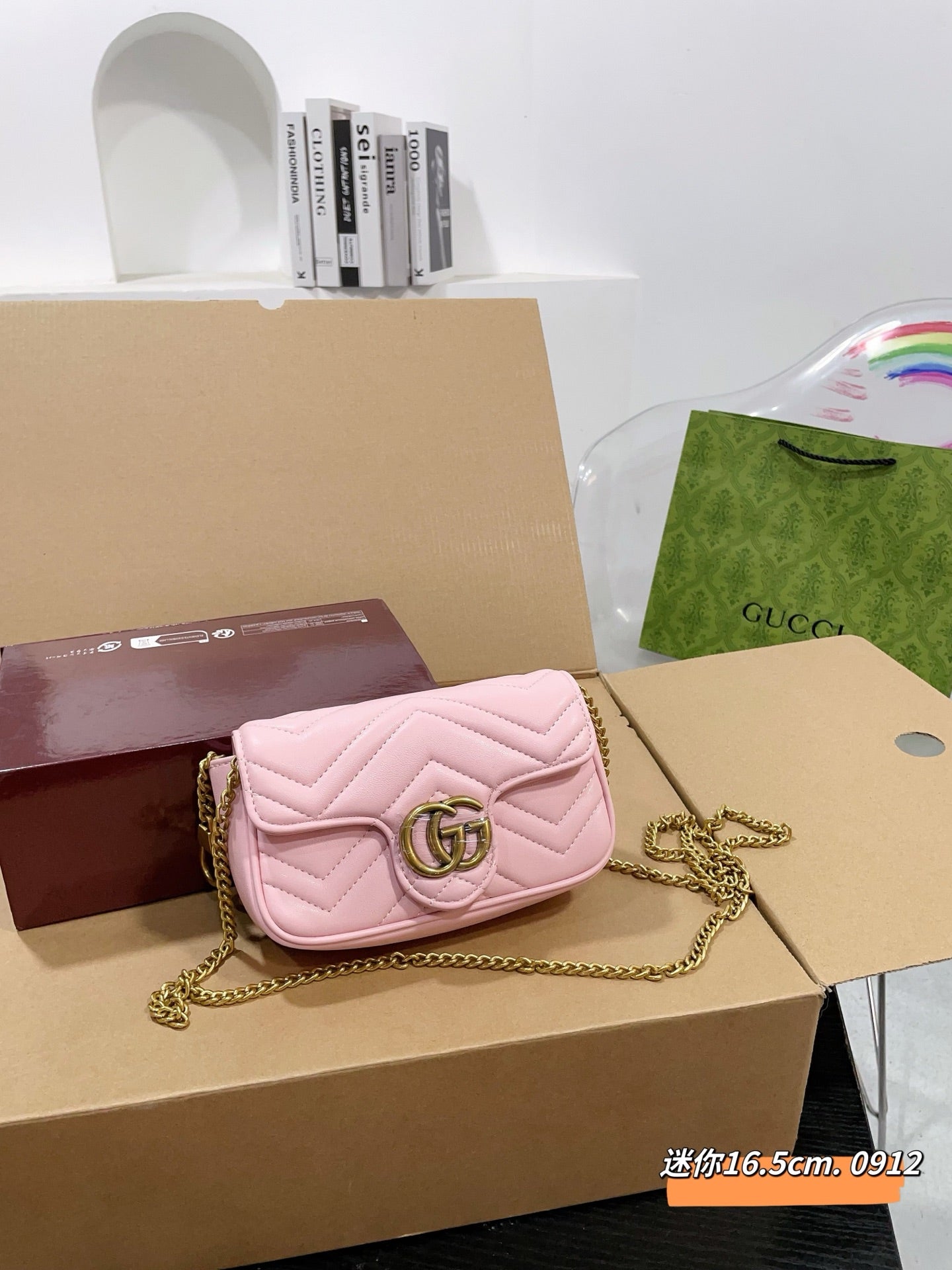 Gucci (multi color)