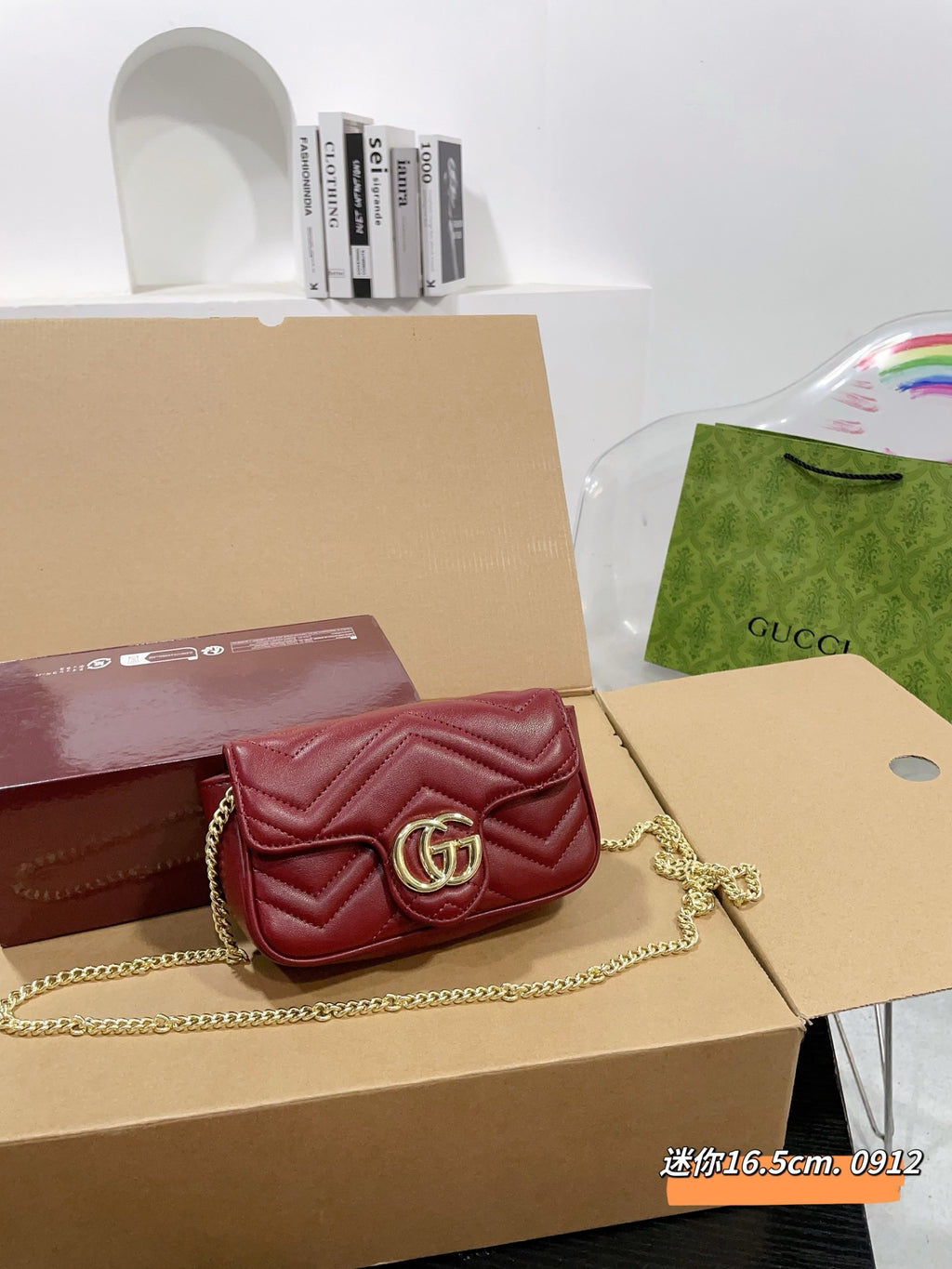 Gucci (multi color)