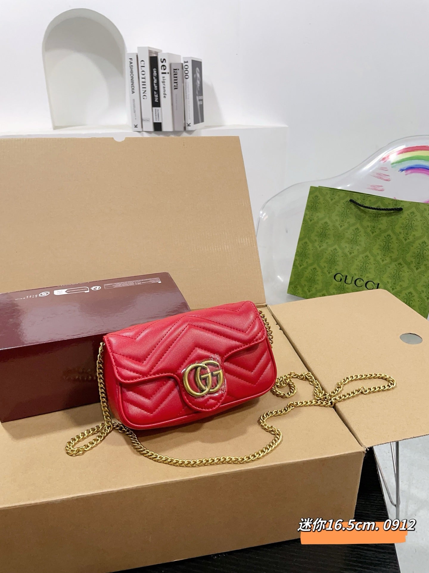 Gucci (multi color)