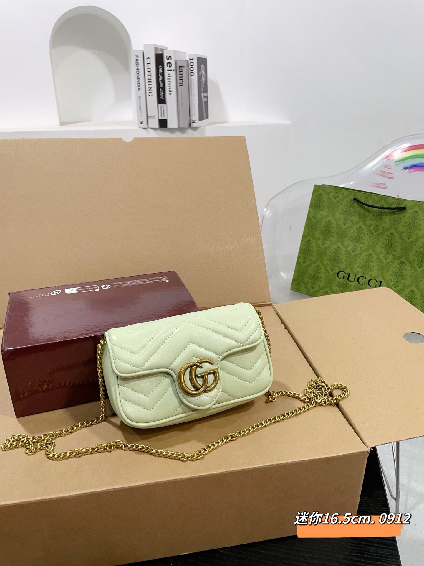 Gucci (multi color)