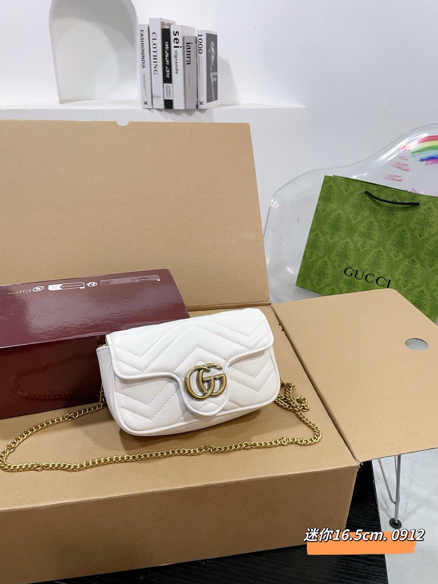 Gucci (multi color)