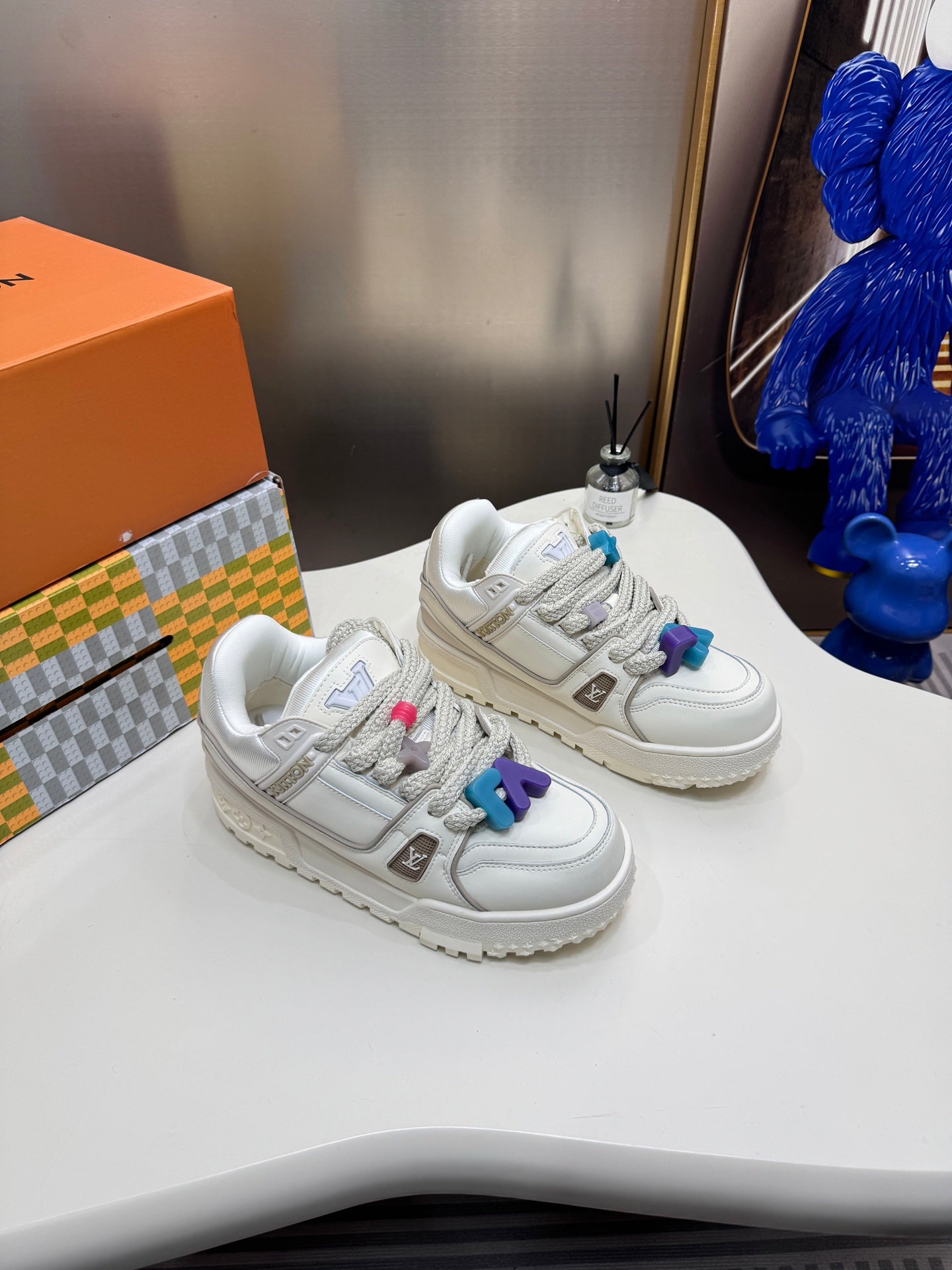 LV