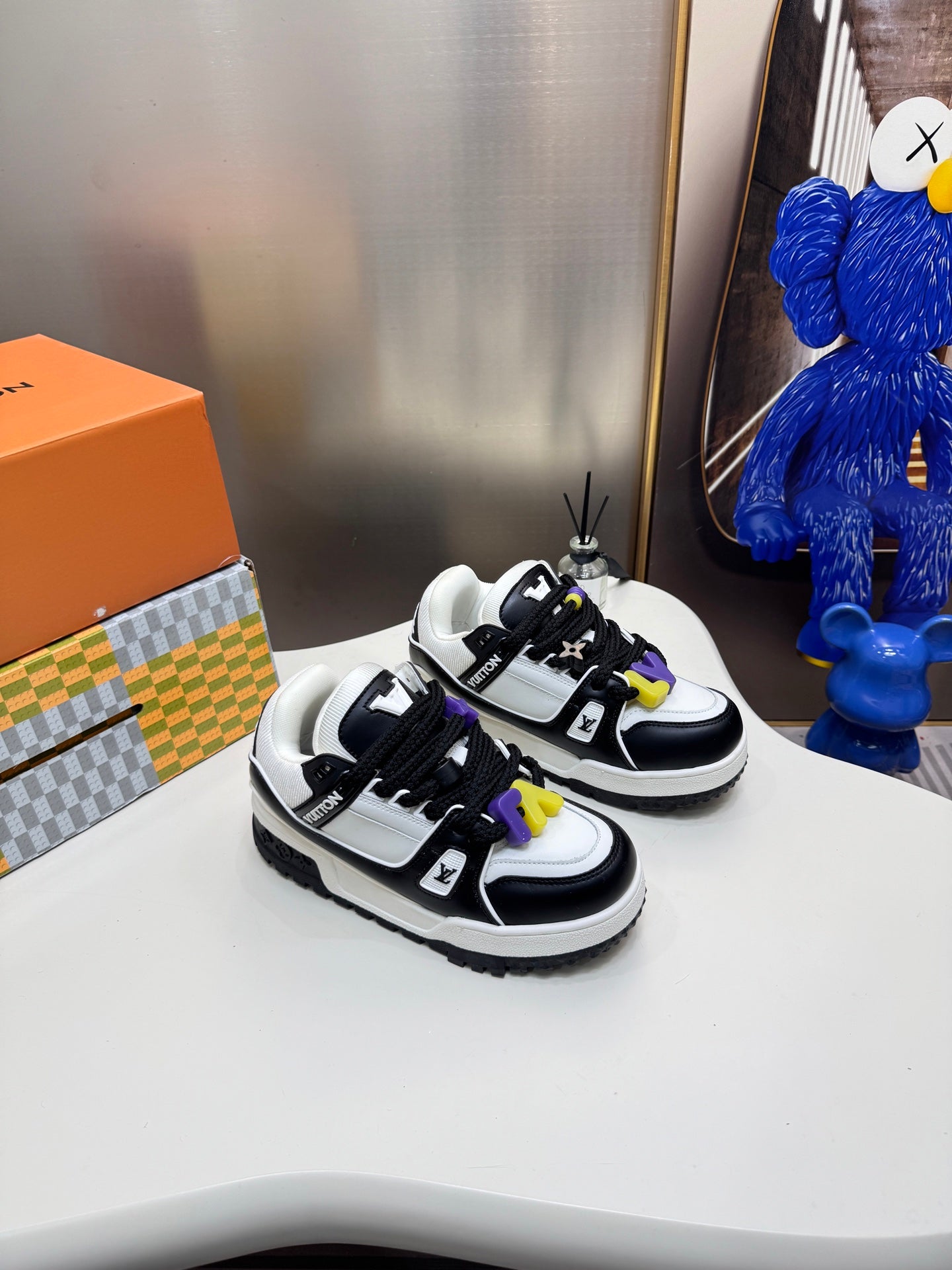 LV
